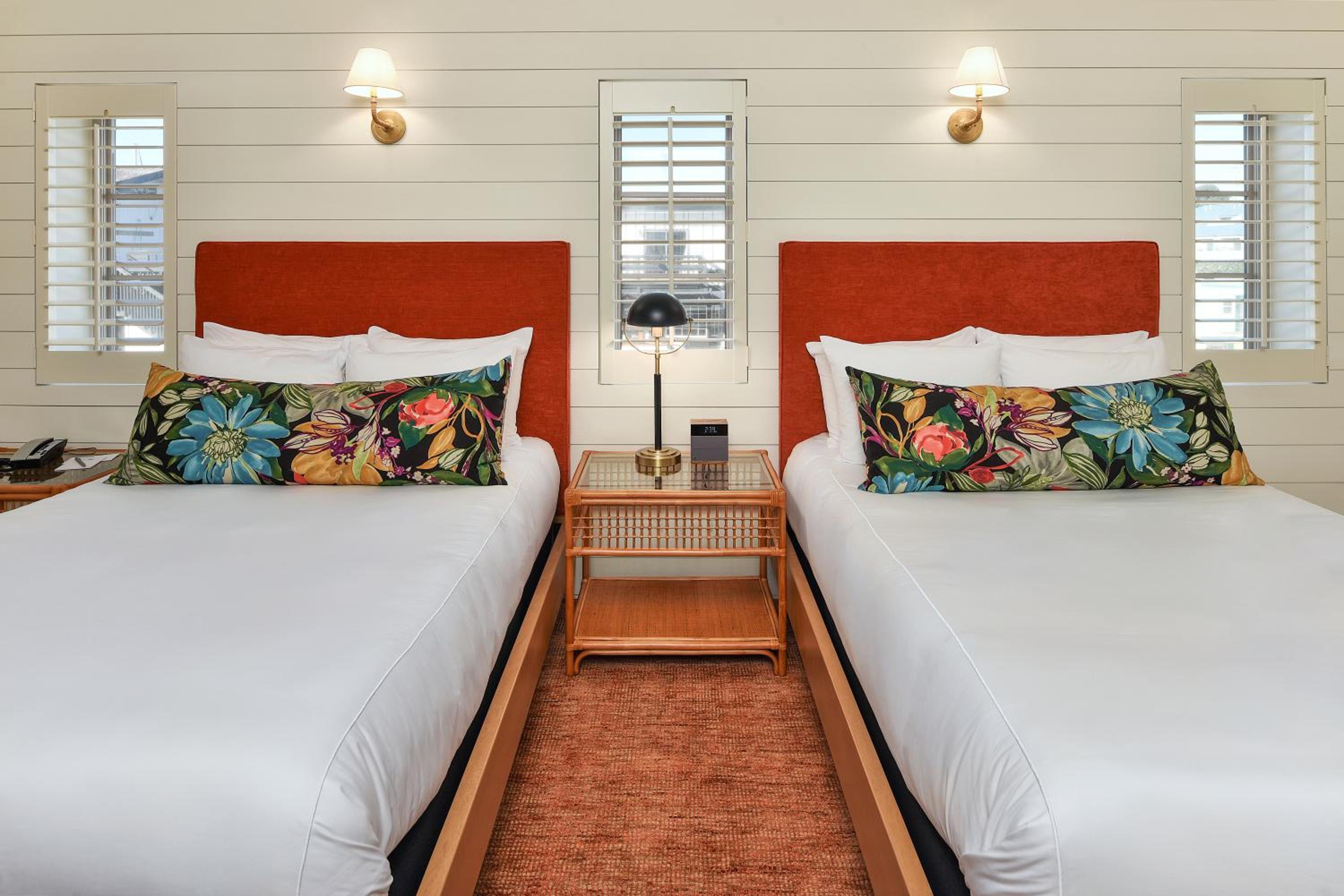 Double Bed - Town View photo 1