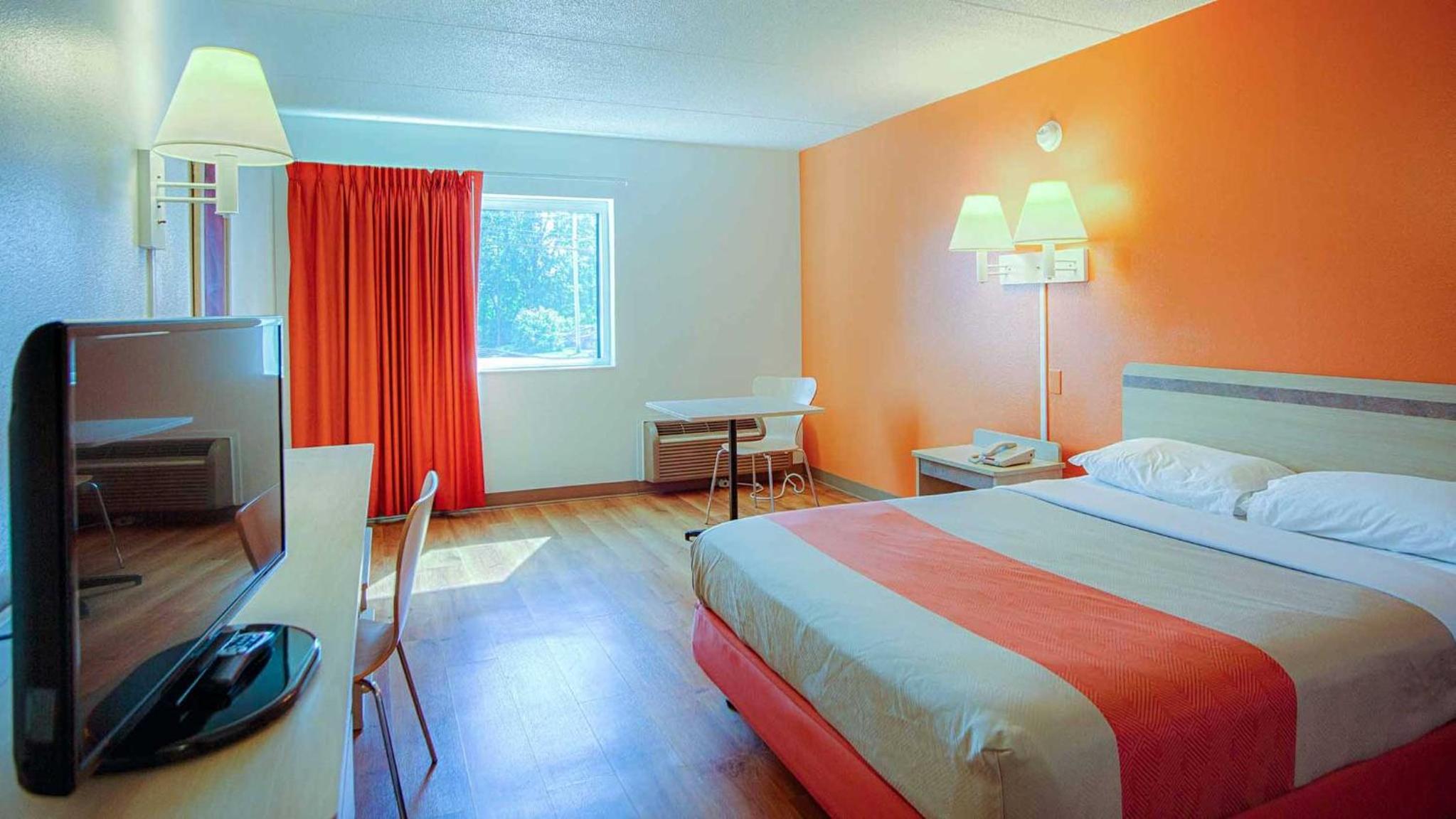 King Room - Disability Access - Non-Smoking photo 1