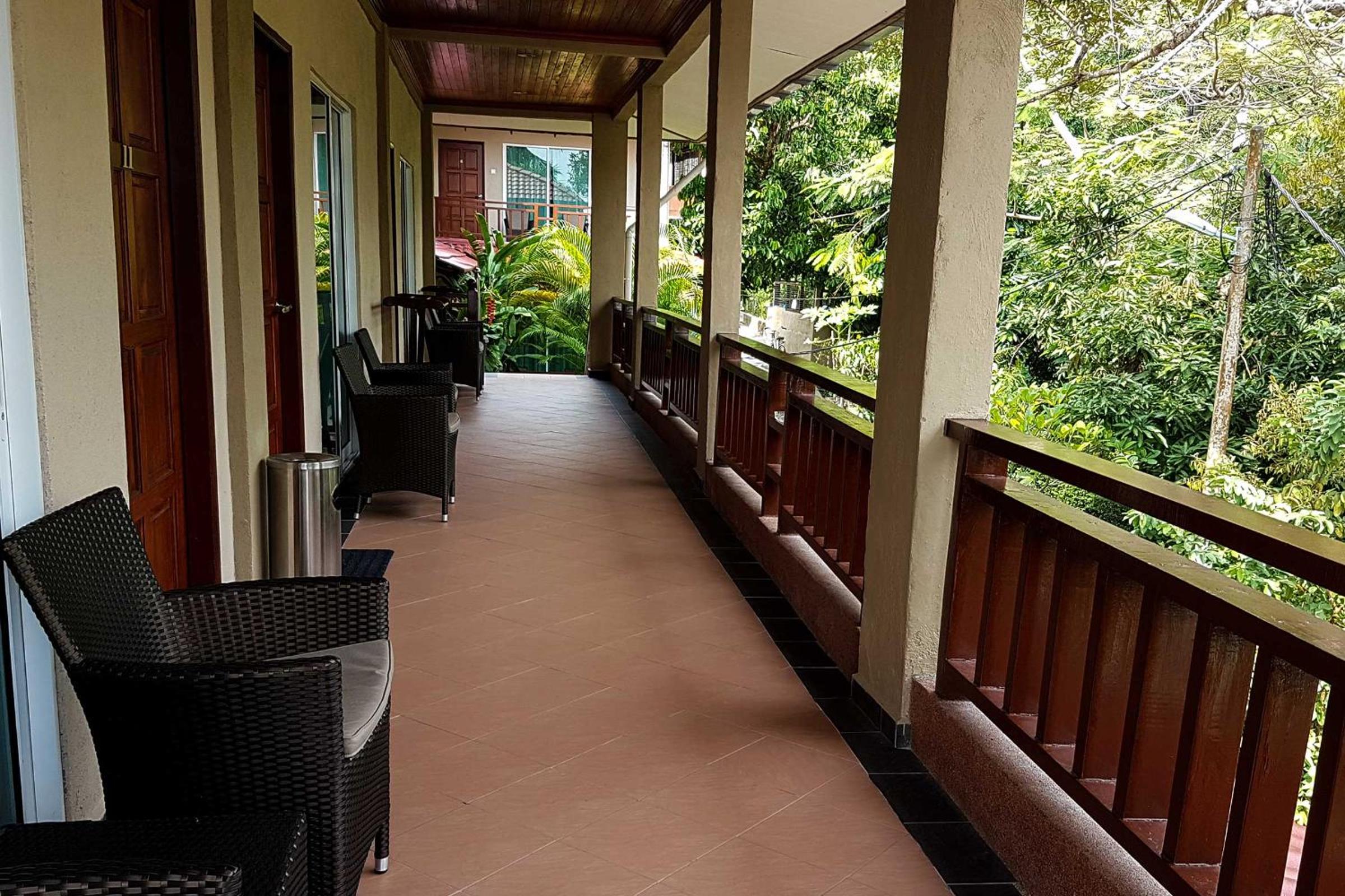 Deluxe Triple Room - Photo 7