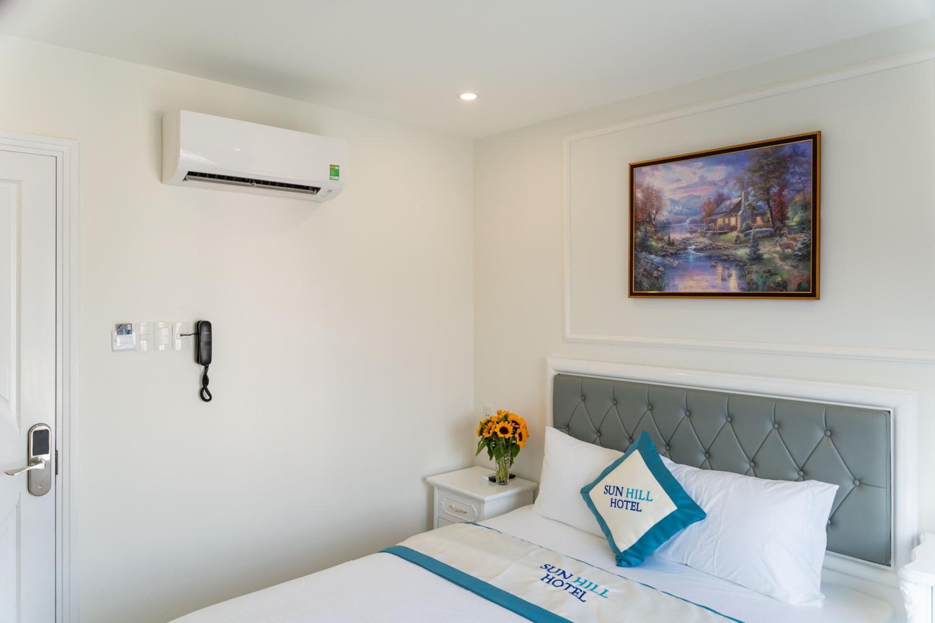 Superior Double Room with Balcony - Photo 9