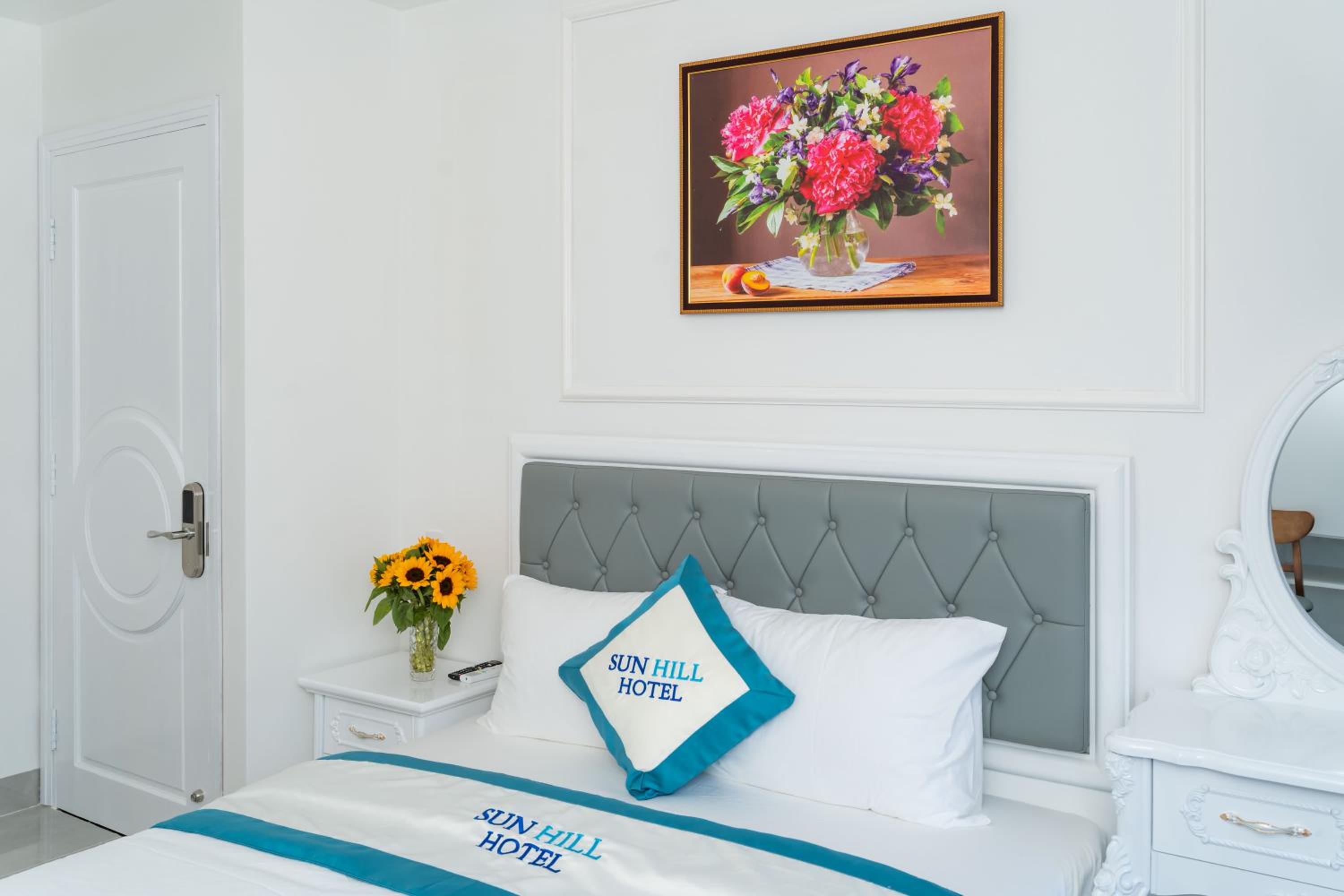 Deluxe Double Room With Balcony And Mountain View photo 3