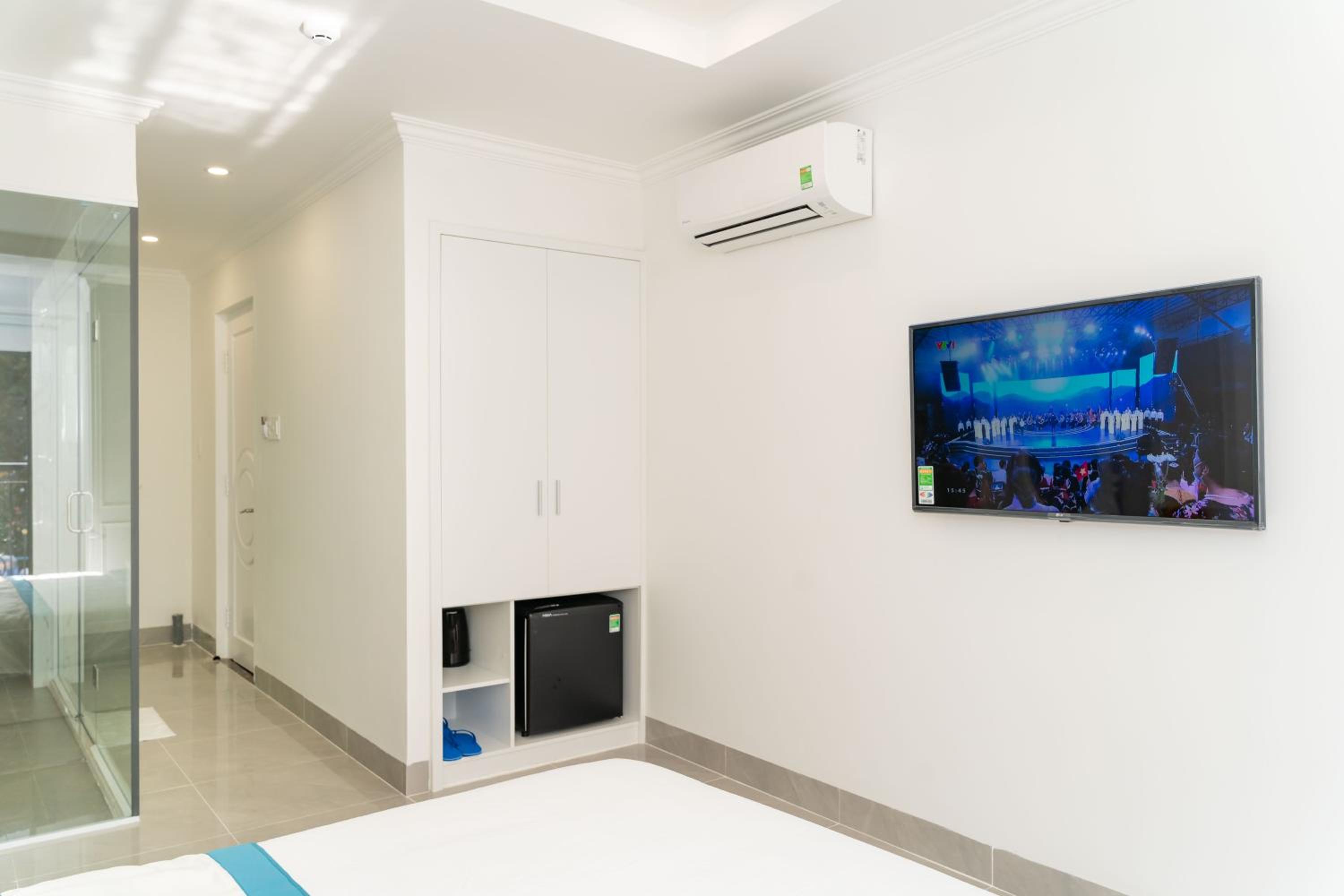 Suite with Mountain View - Photo 4
