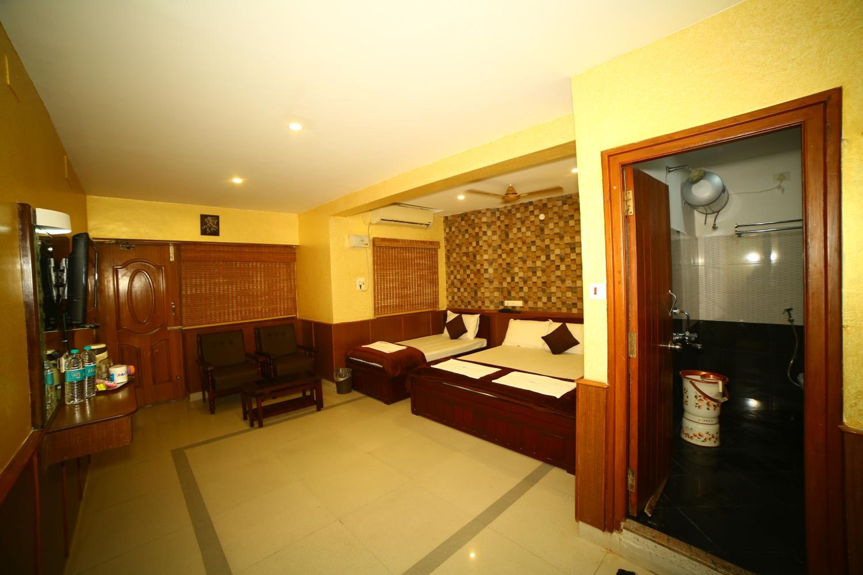 Family Room photo 1