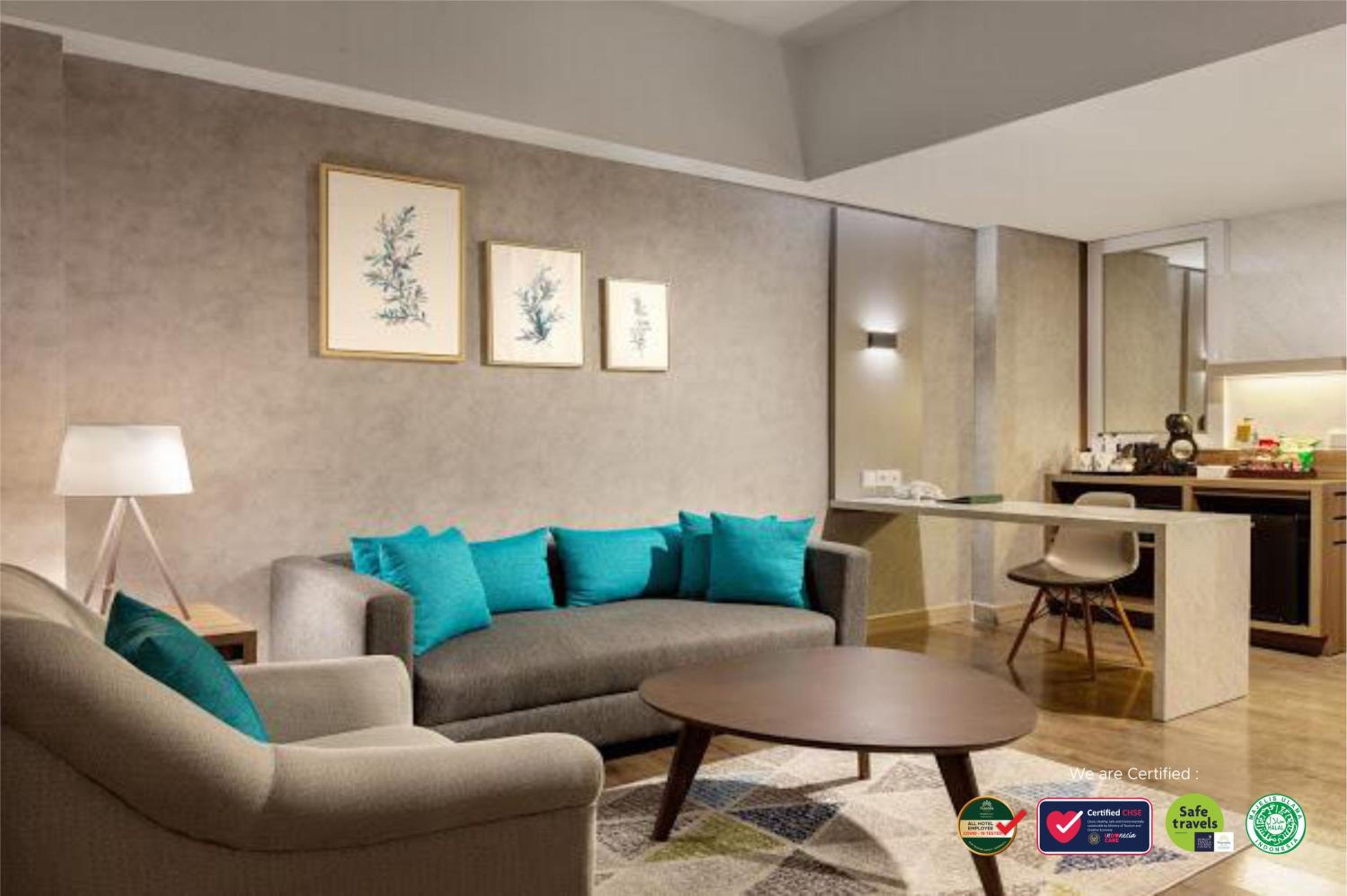 Suite with City View photo 2