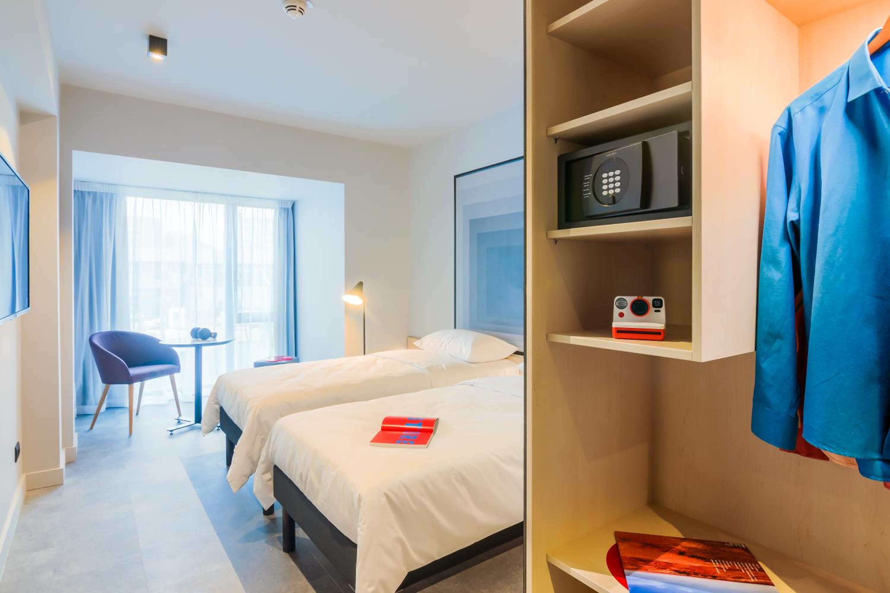 Standard Twin Room - Photo 1