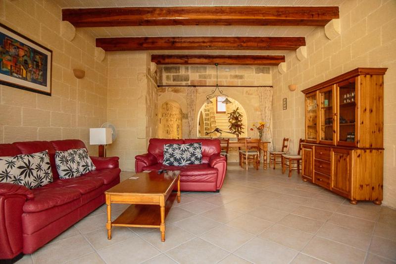Four-Bedroom House photo 3