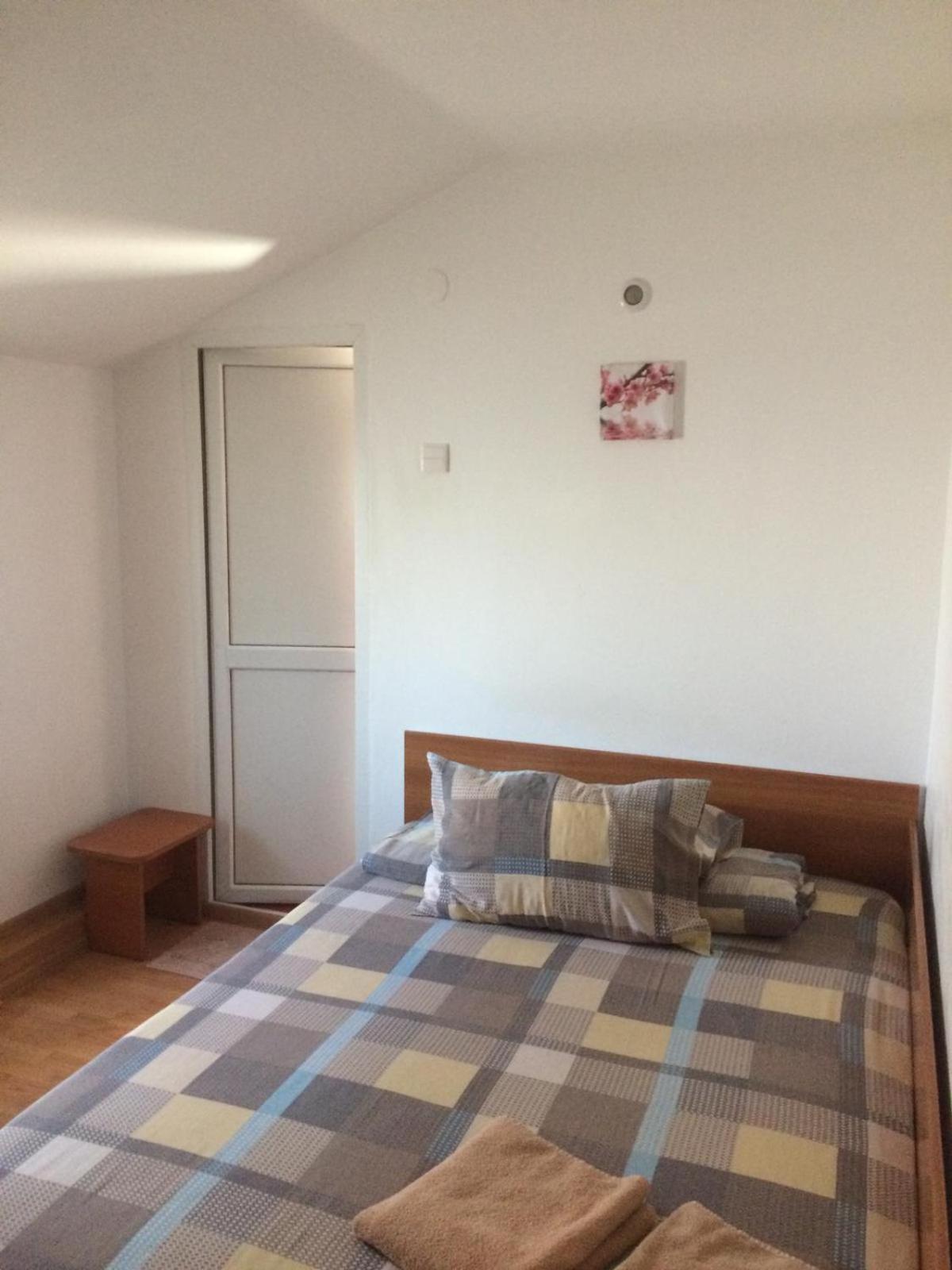 Double Room with Private Bathroom - Photo 1