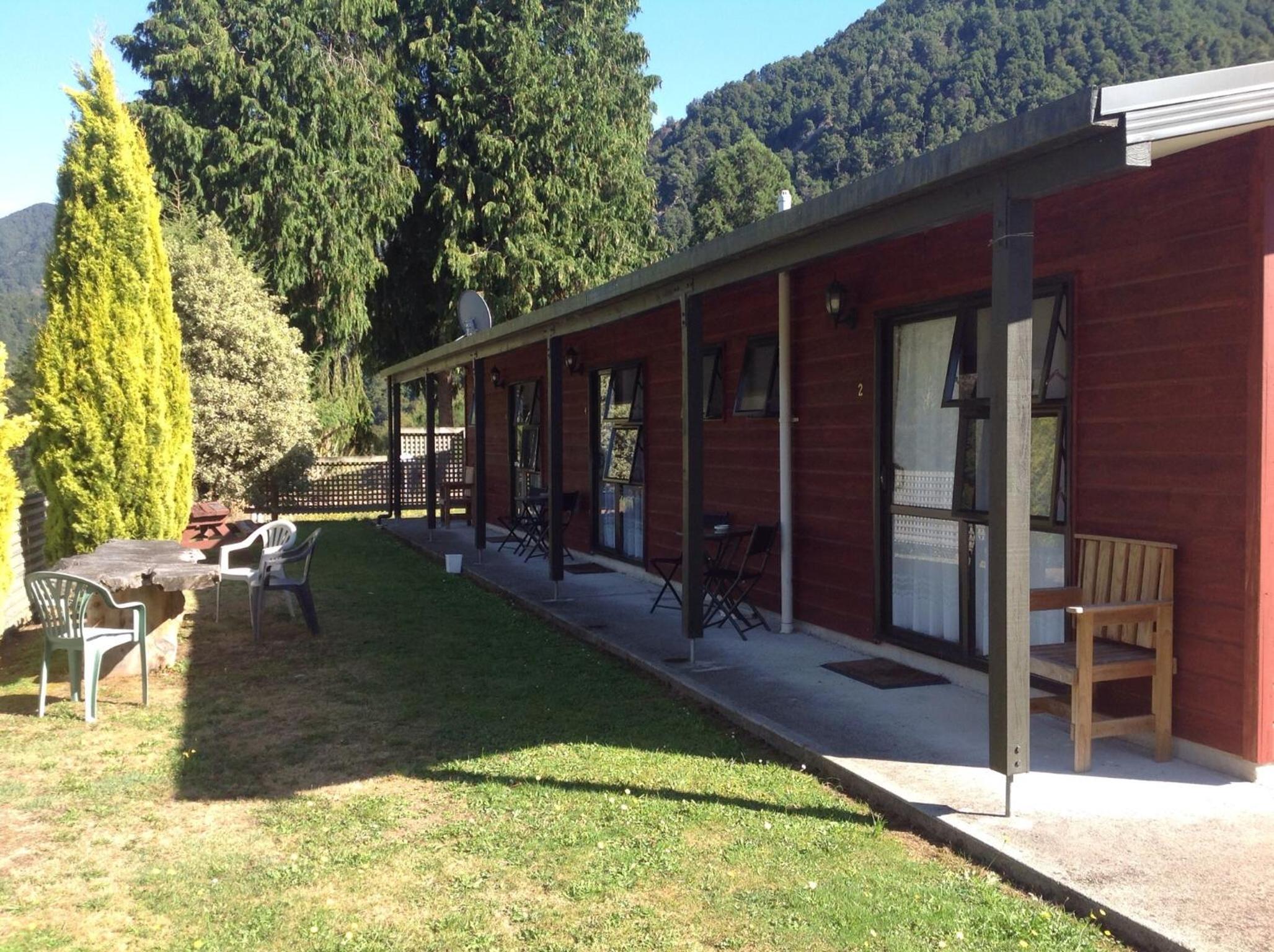 Double or Twin Room with Mountain View - Photo 14