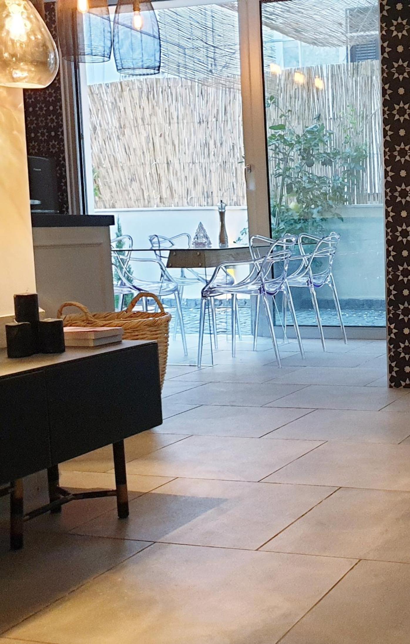Apartment with Sea View - Photo 14