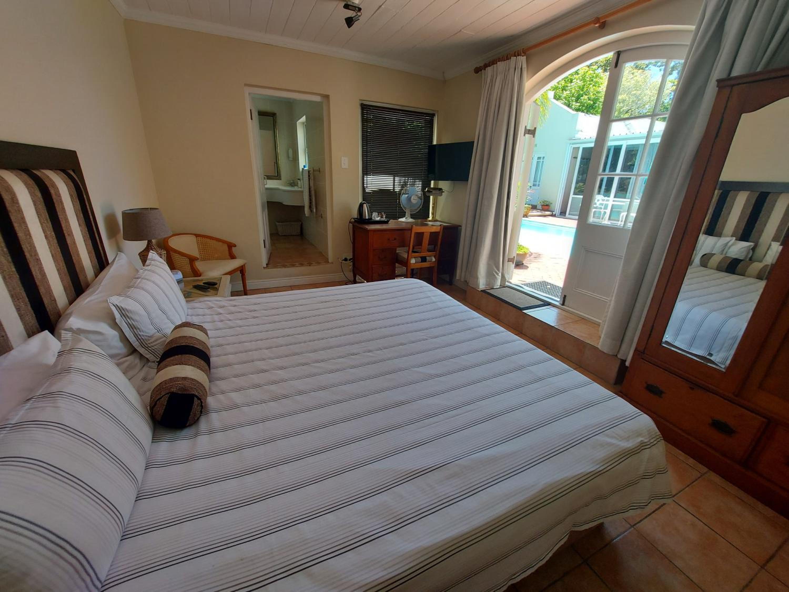 Deluxe Double Room with Shower - Photo 1