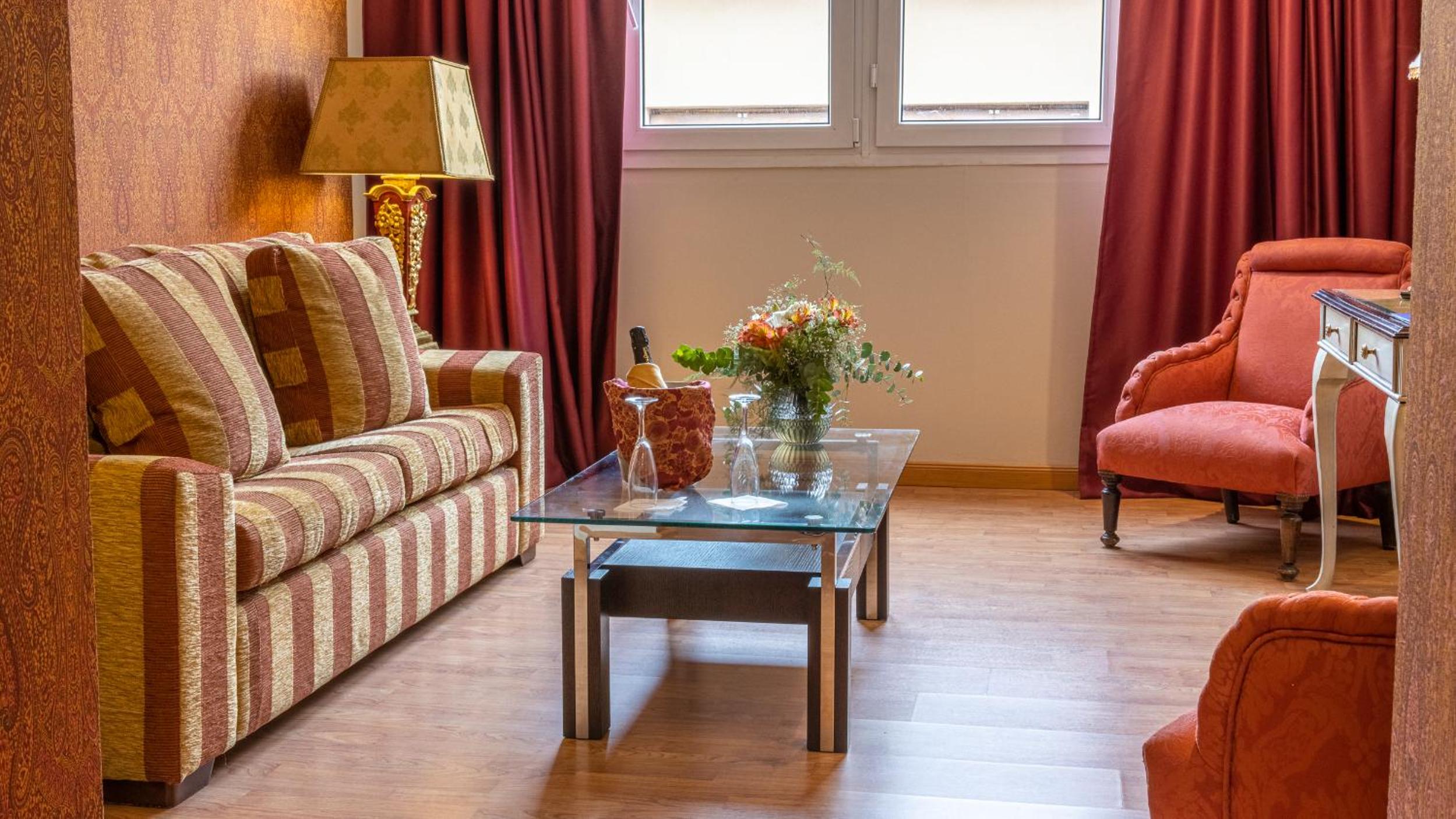Suite - Photo 4