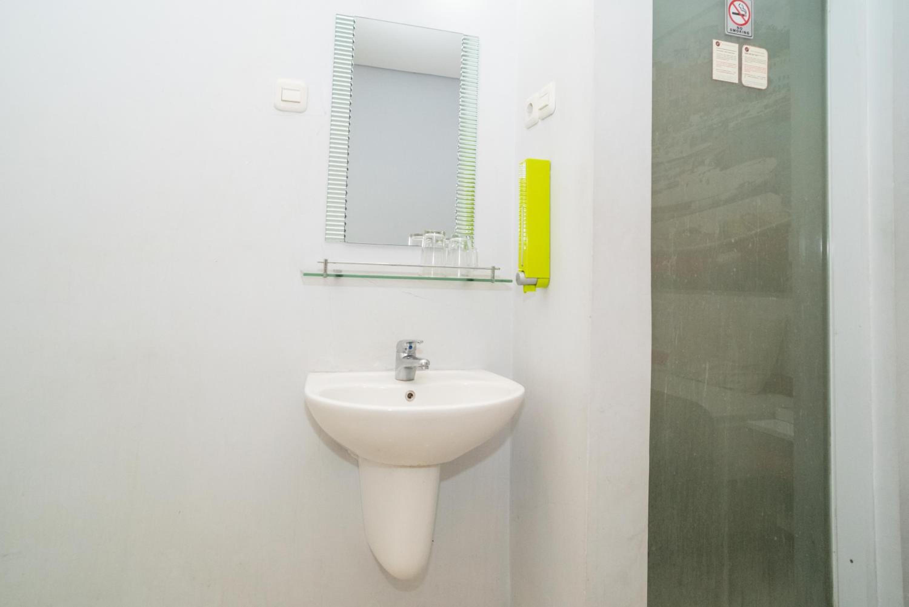 Standard Double Room - Photo 18