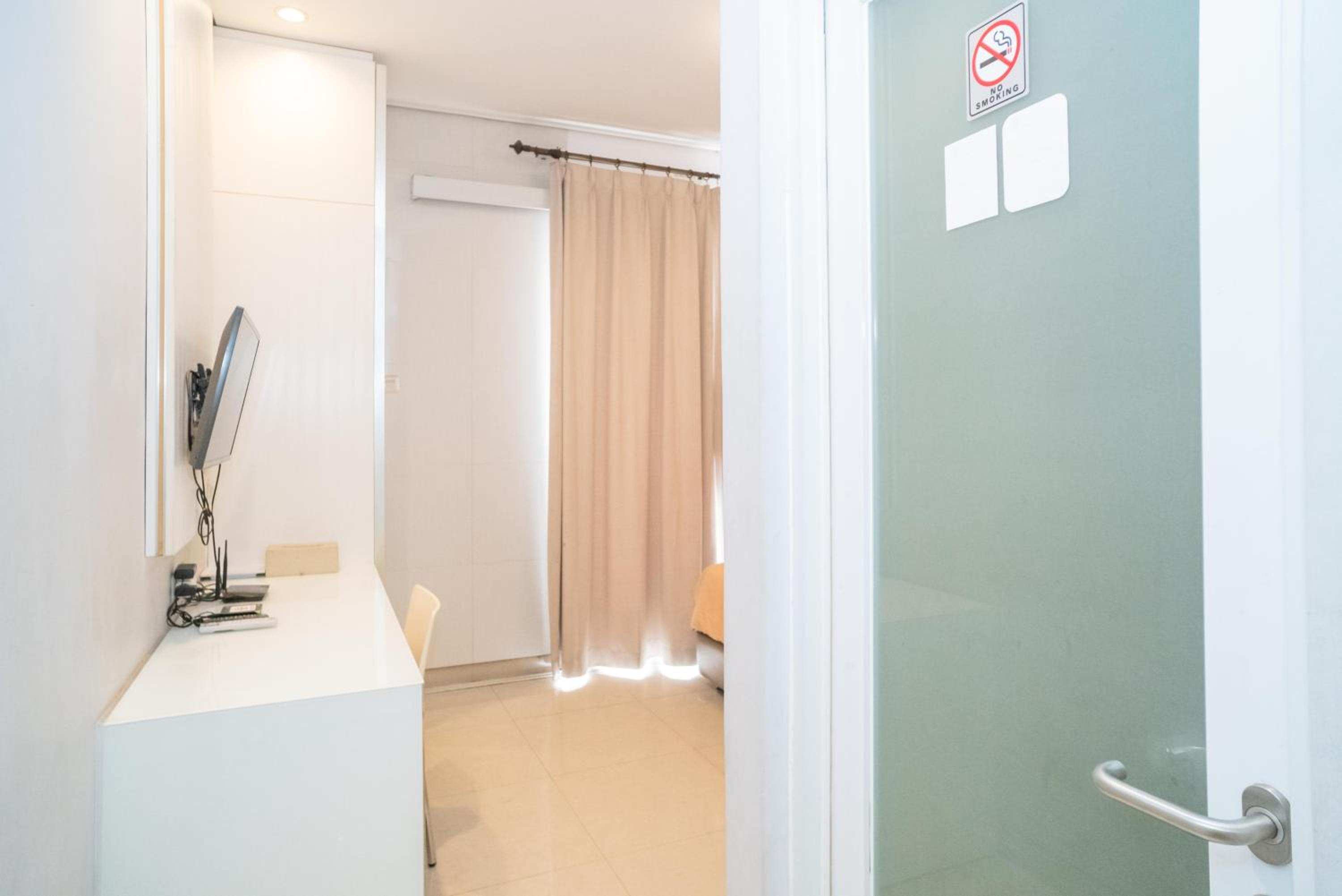 Standard Double Room - Photo 15