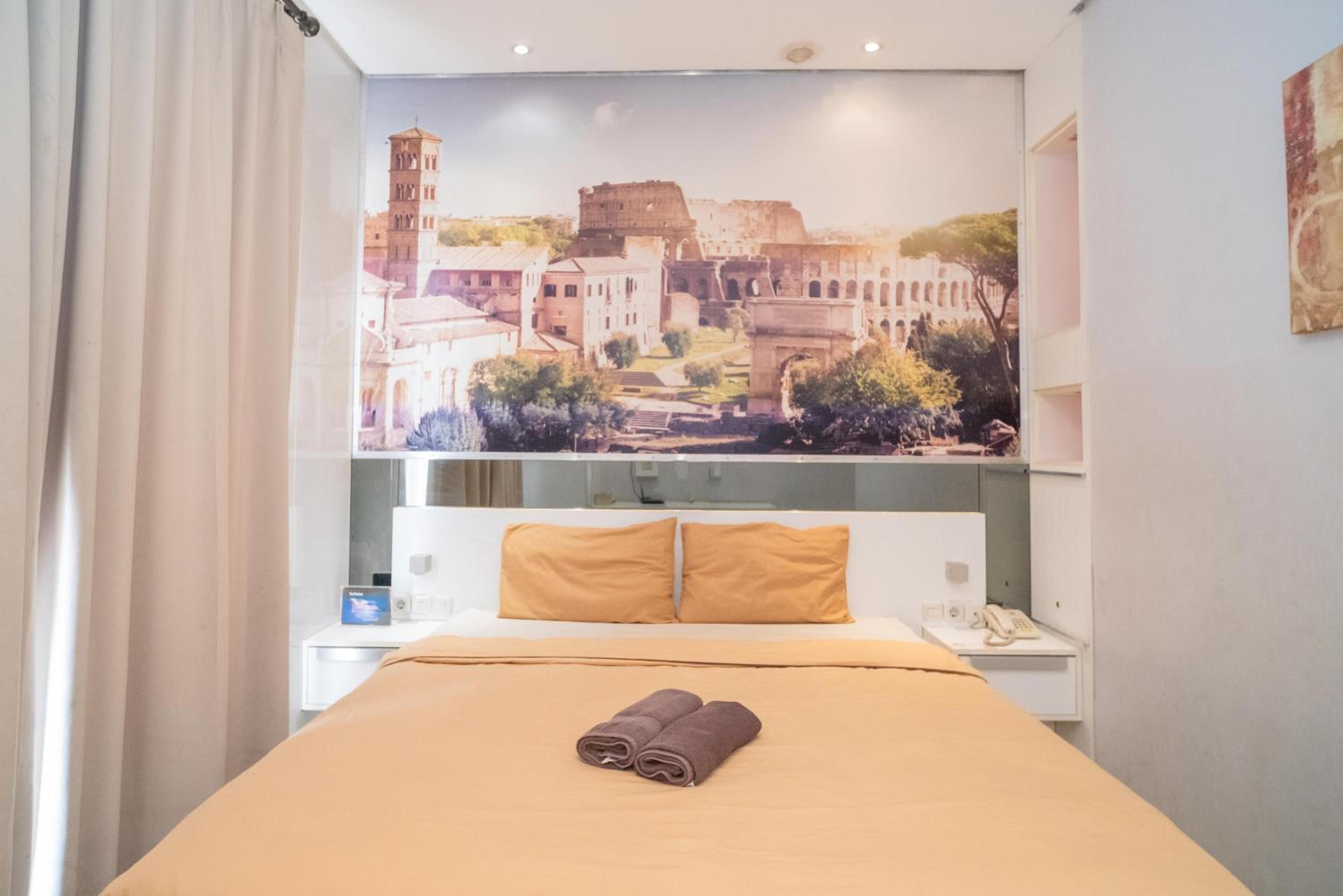 Standard Double Room - Photo 9