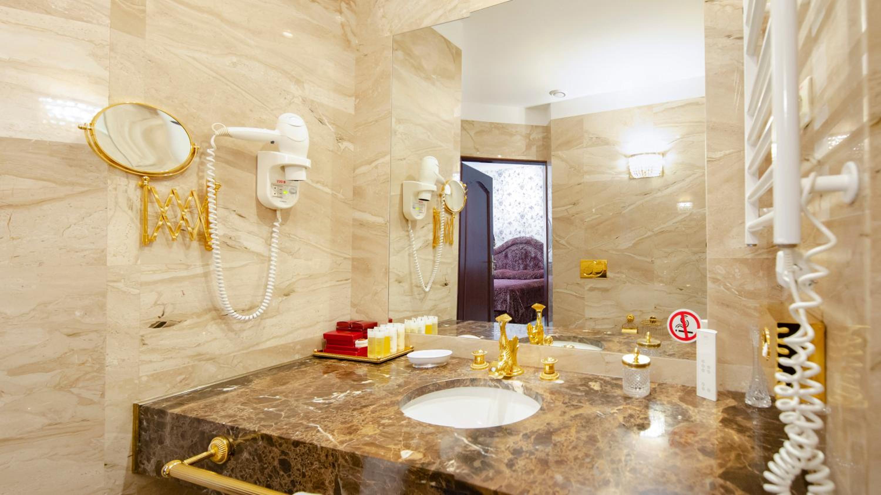 Executive Suite photo 3
