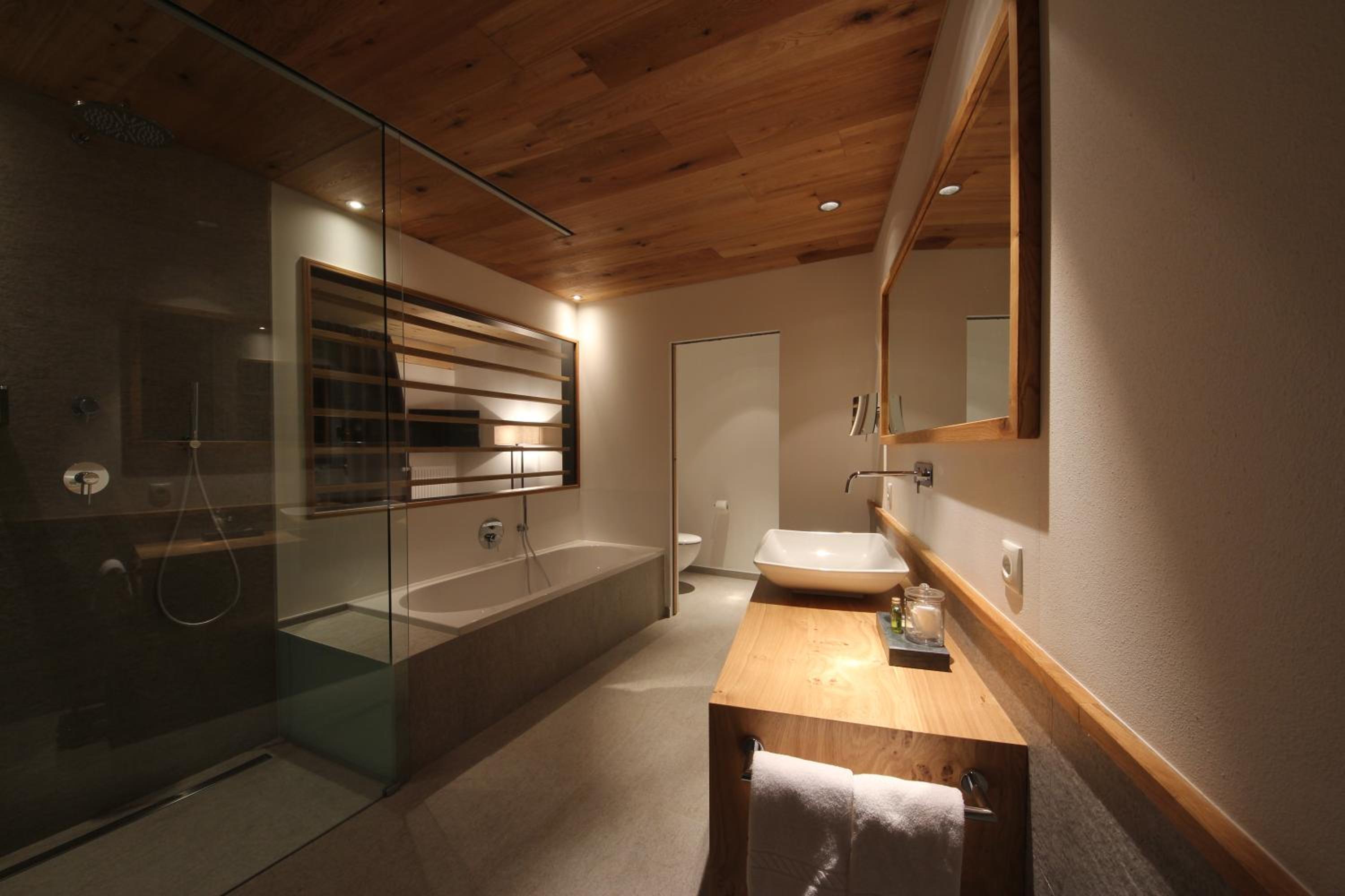 Suite - Photo 2