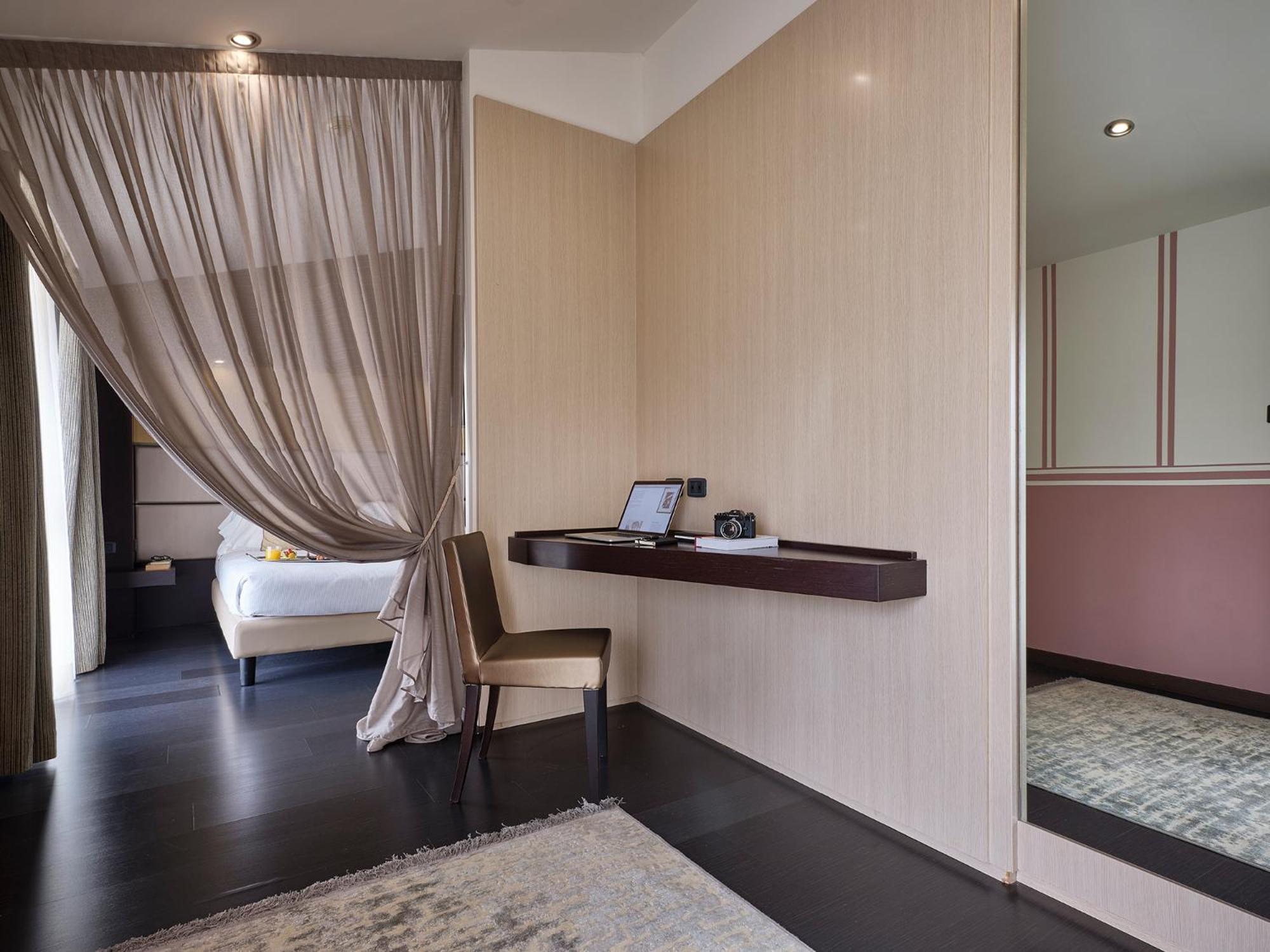 Suite - Photo 2