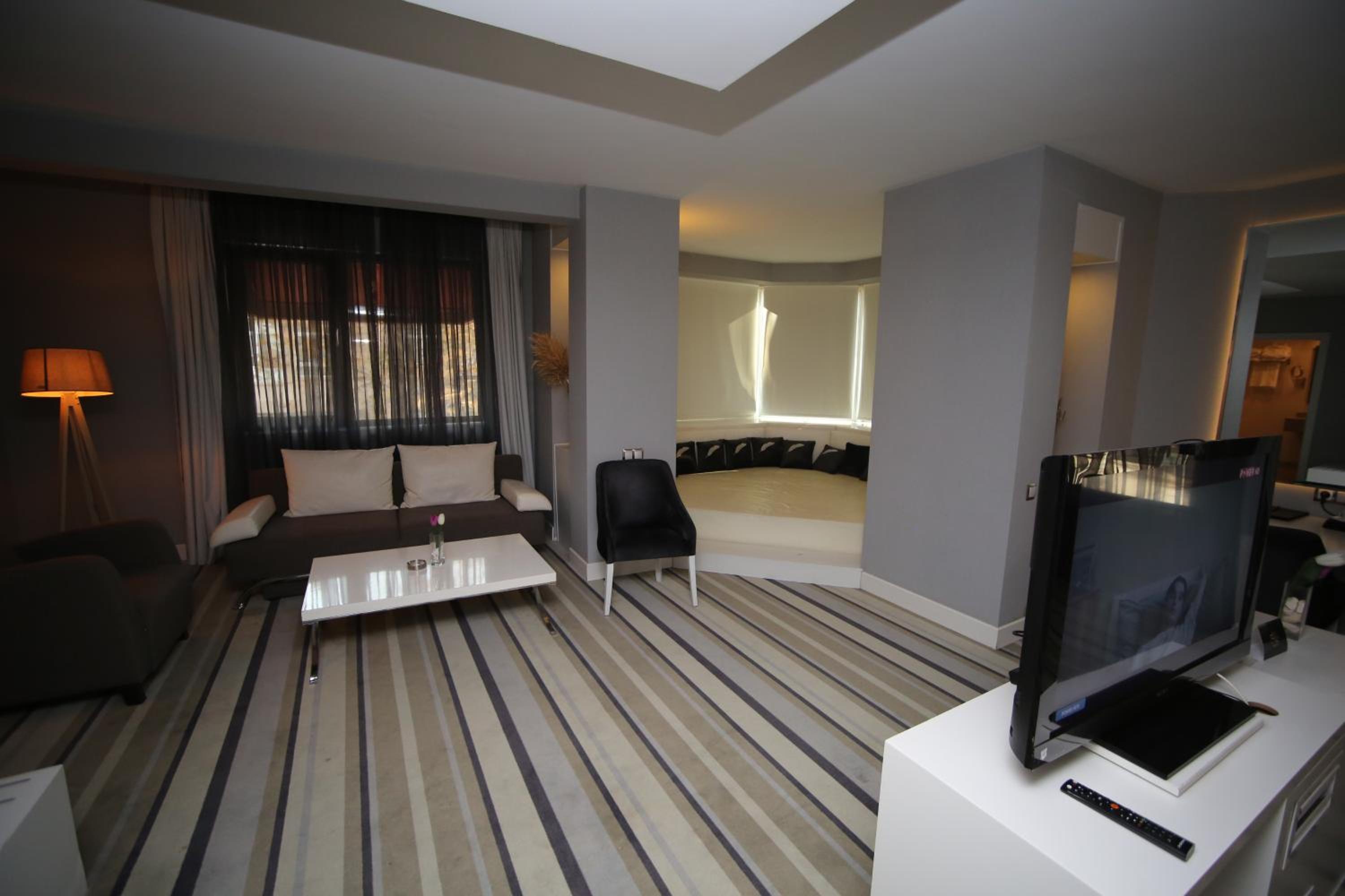 Suite - Photo 6