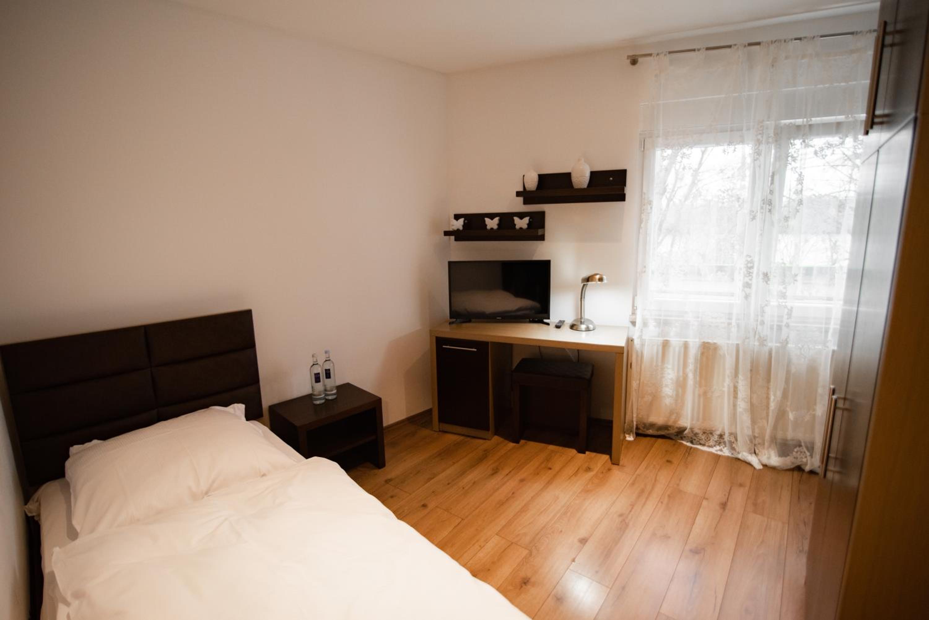 Single Room with Shower photo 1