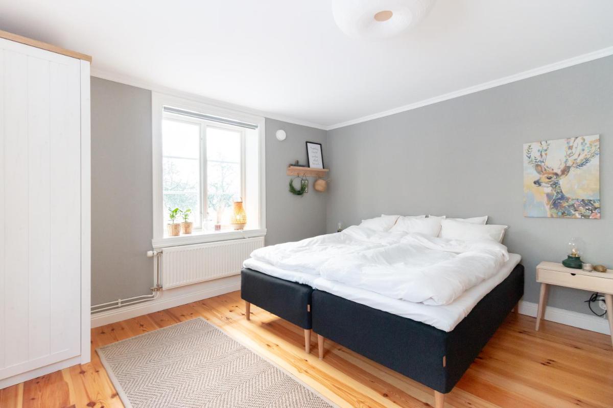Double or Twin Room with Shared Bathroom