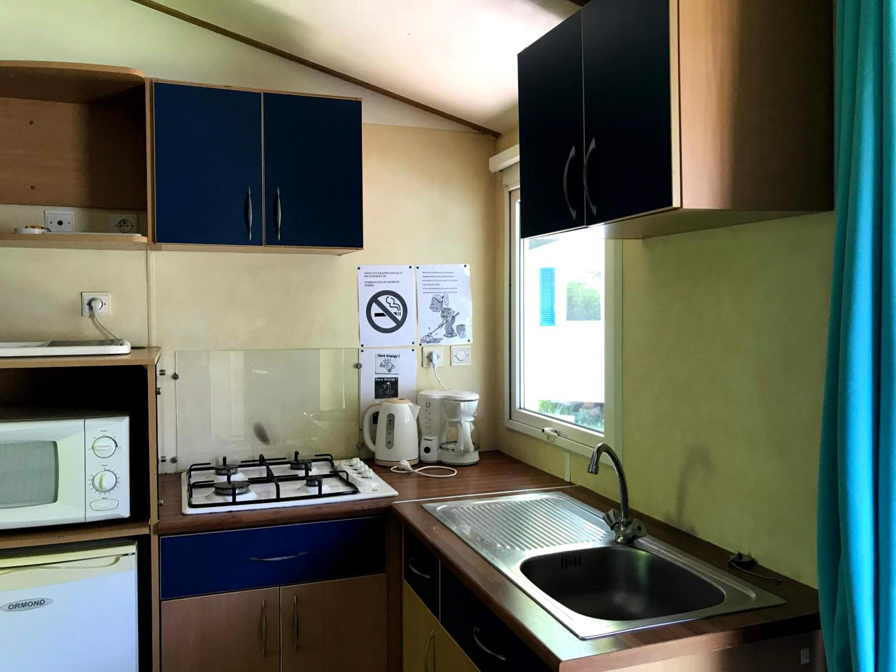 Mobile Home - Photo 5