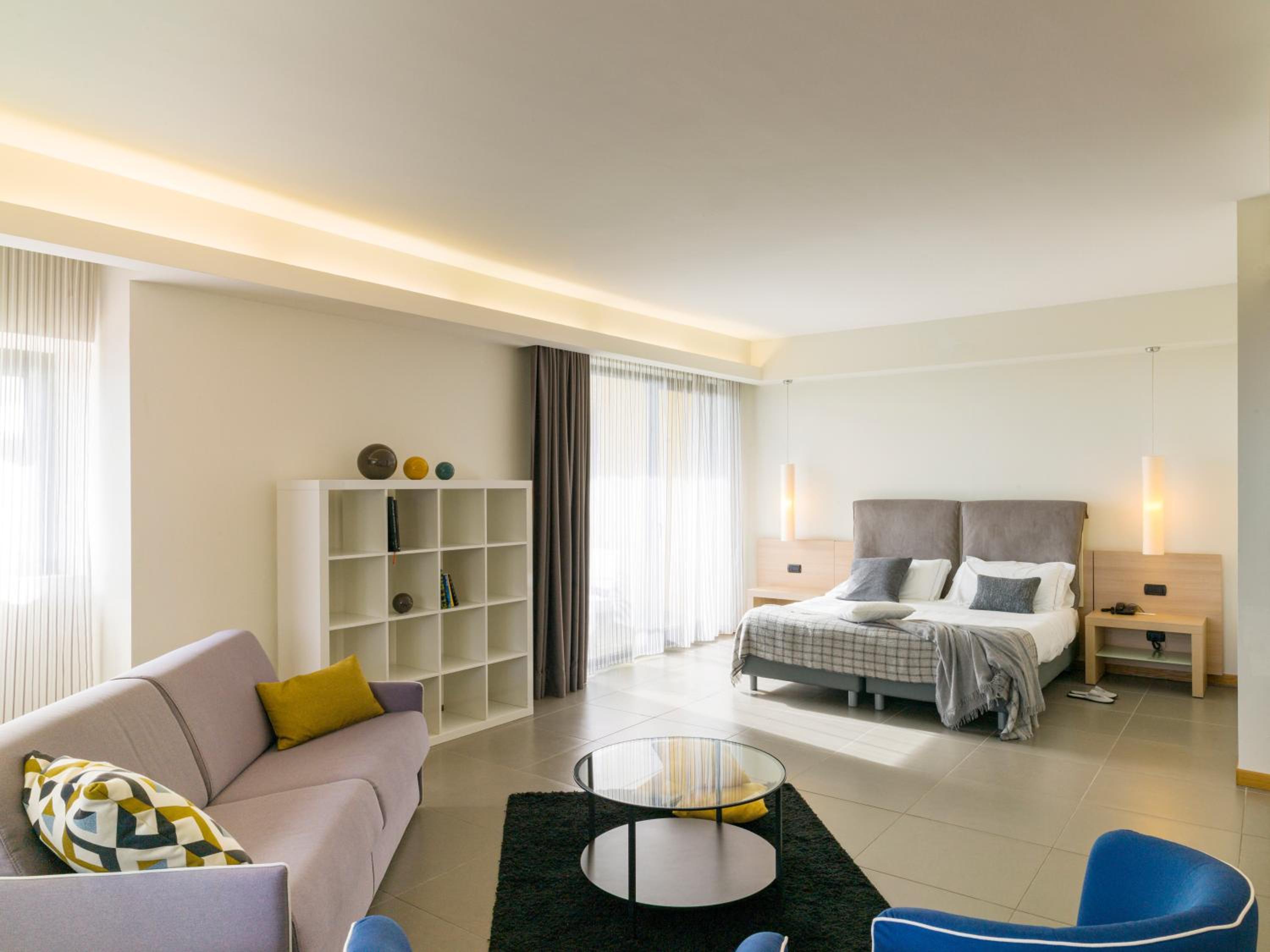 Suite - Photo 2