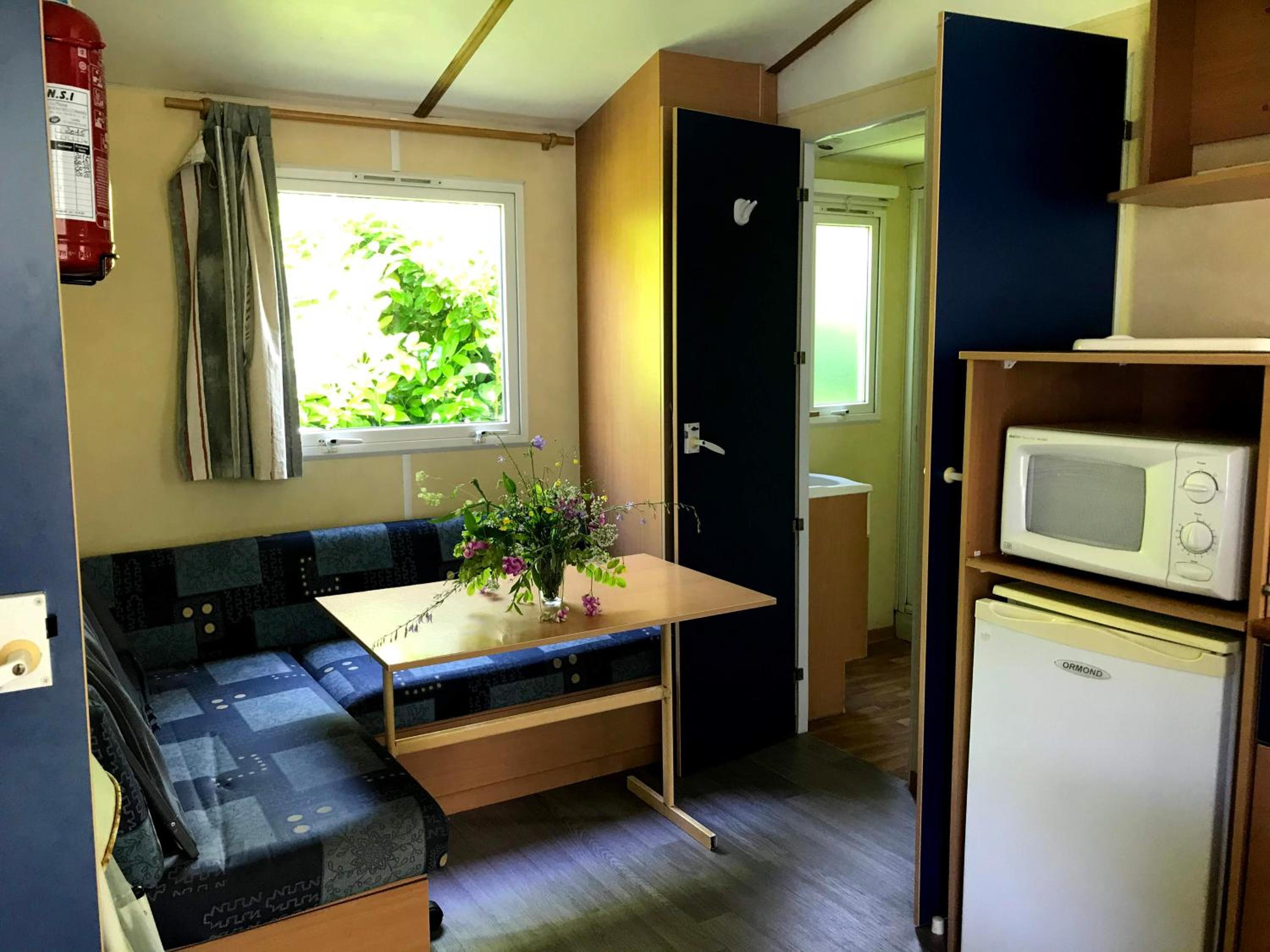 Mobile Home - Photo 4