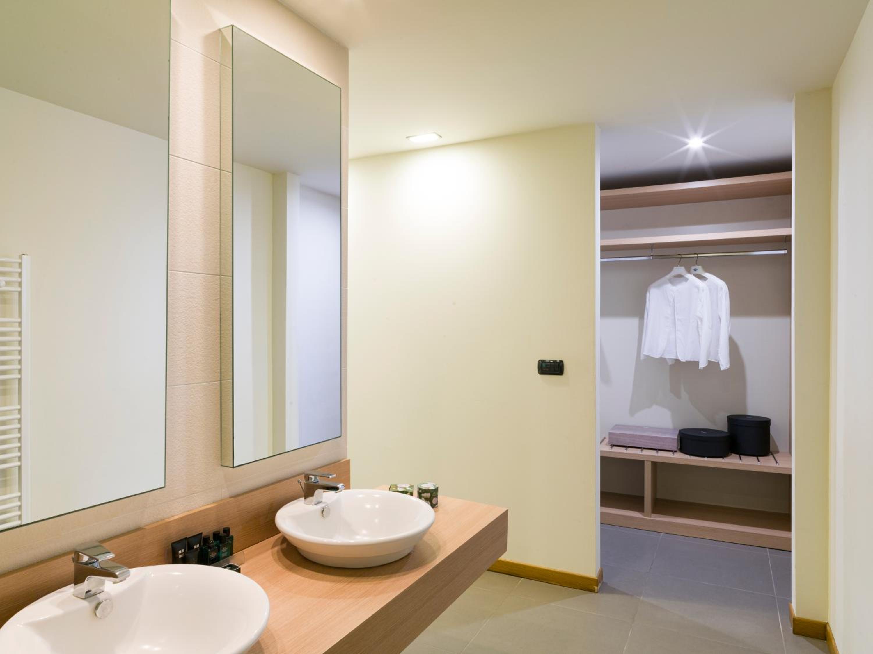 Suite - Photo 5
