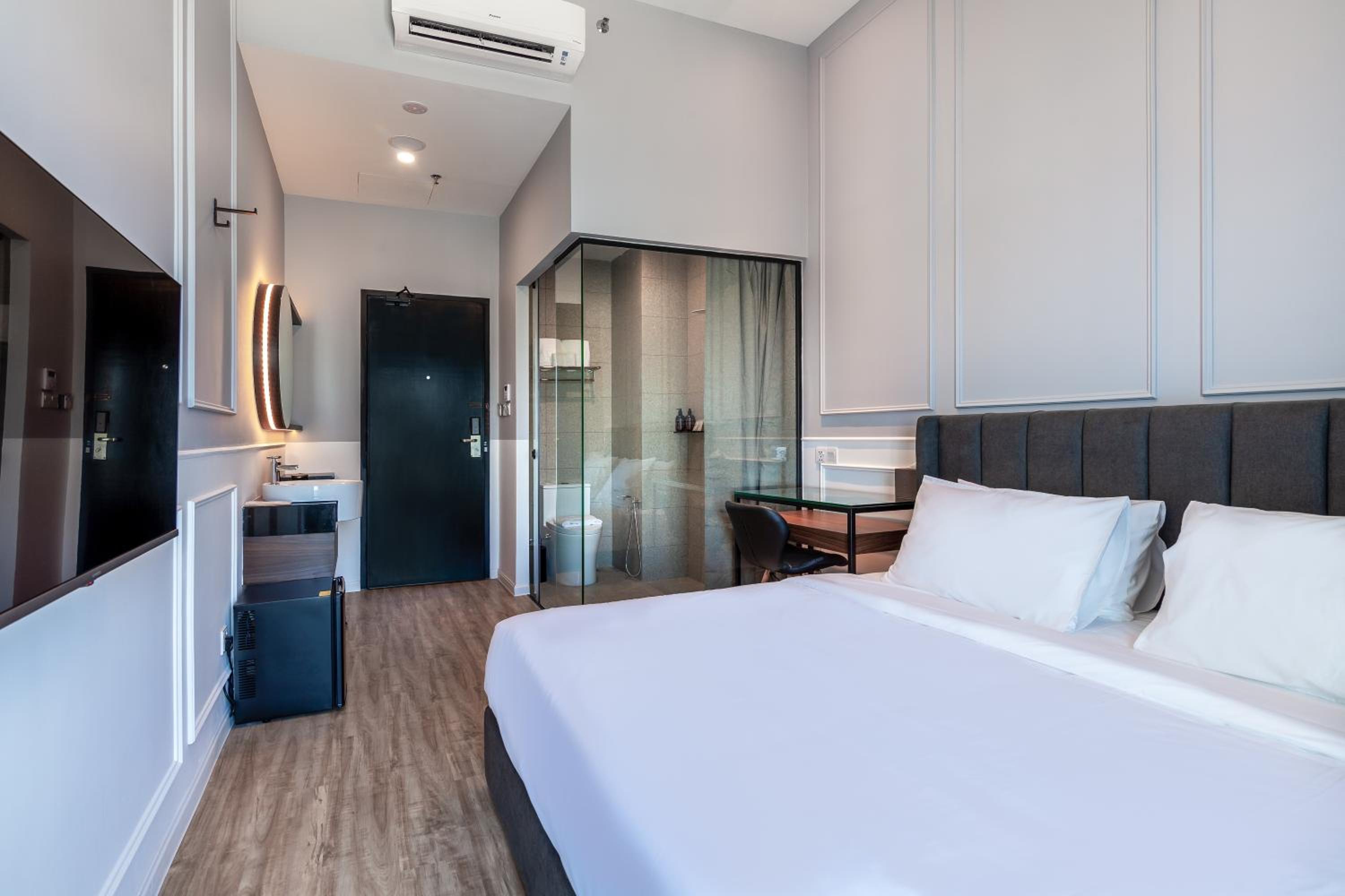 Premier King Room - Photo 6