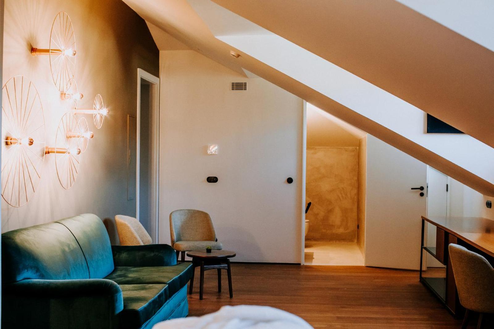 Premium Room with City View - Photo 5