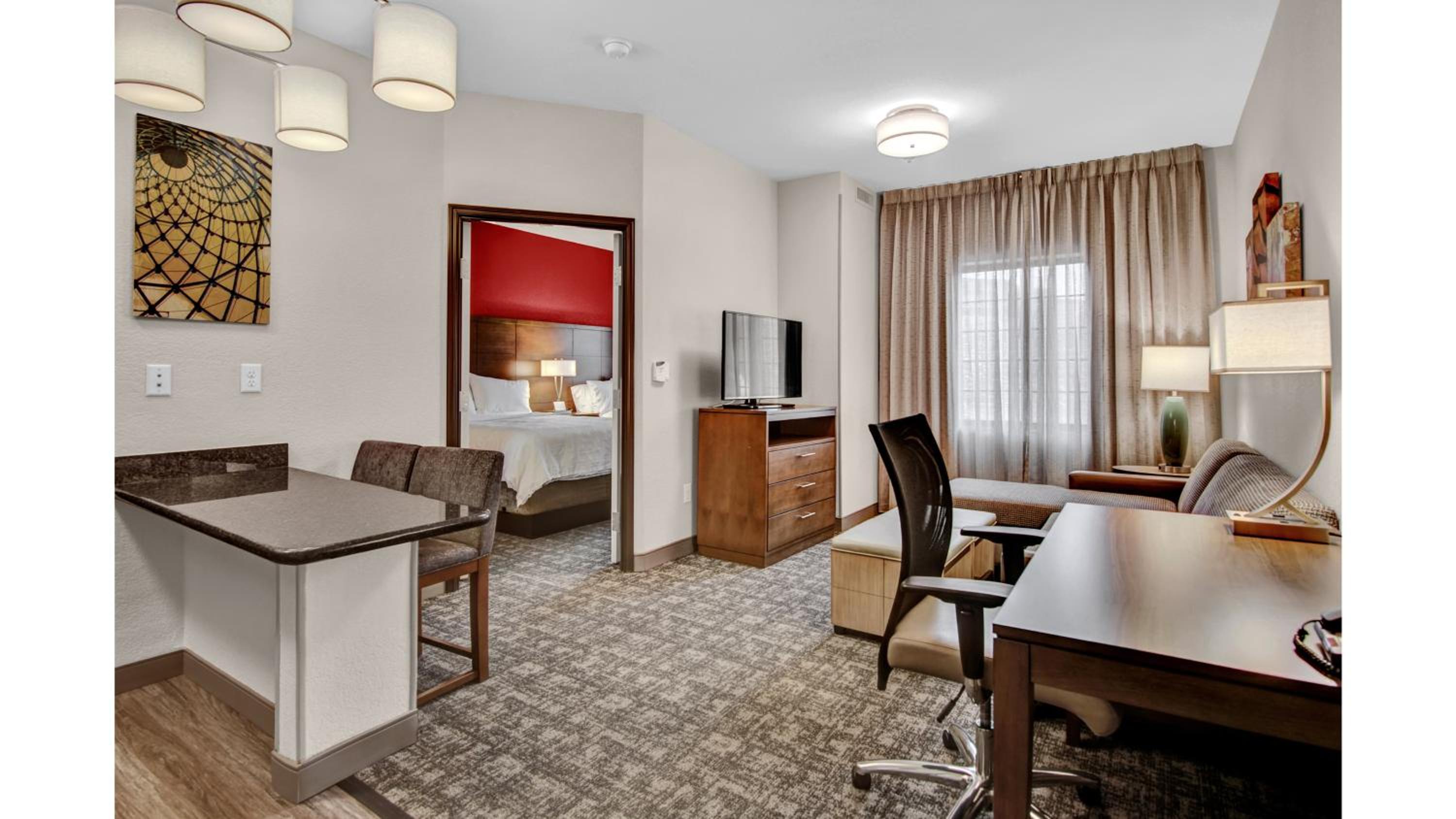 One-Bedroom Queen Suite - Photo 2