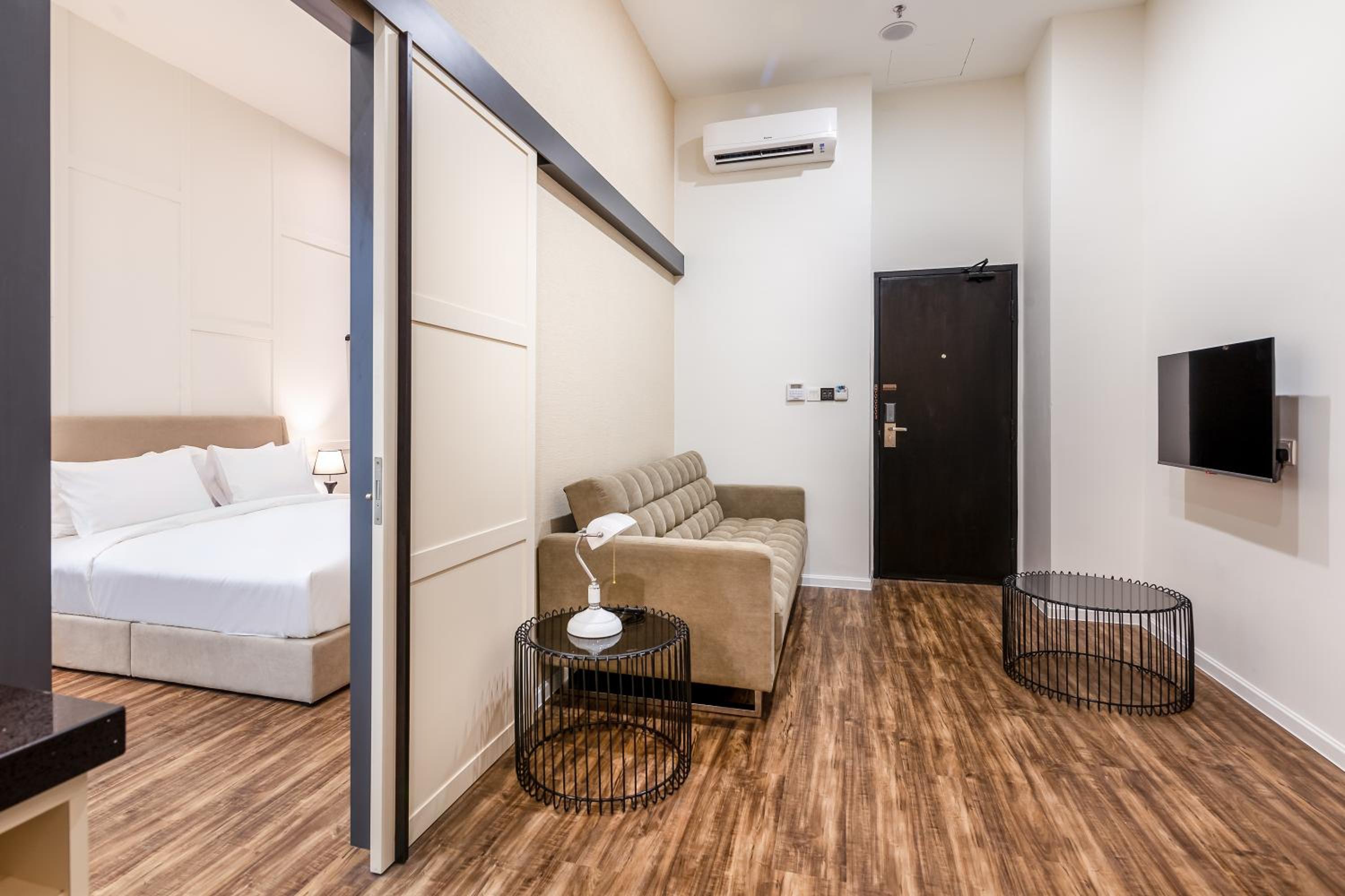 Colley Suite - Photo 3