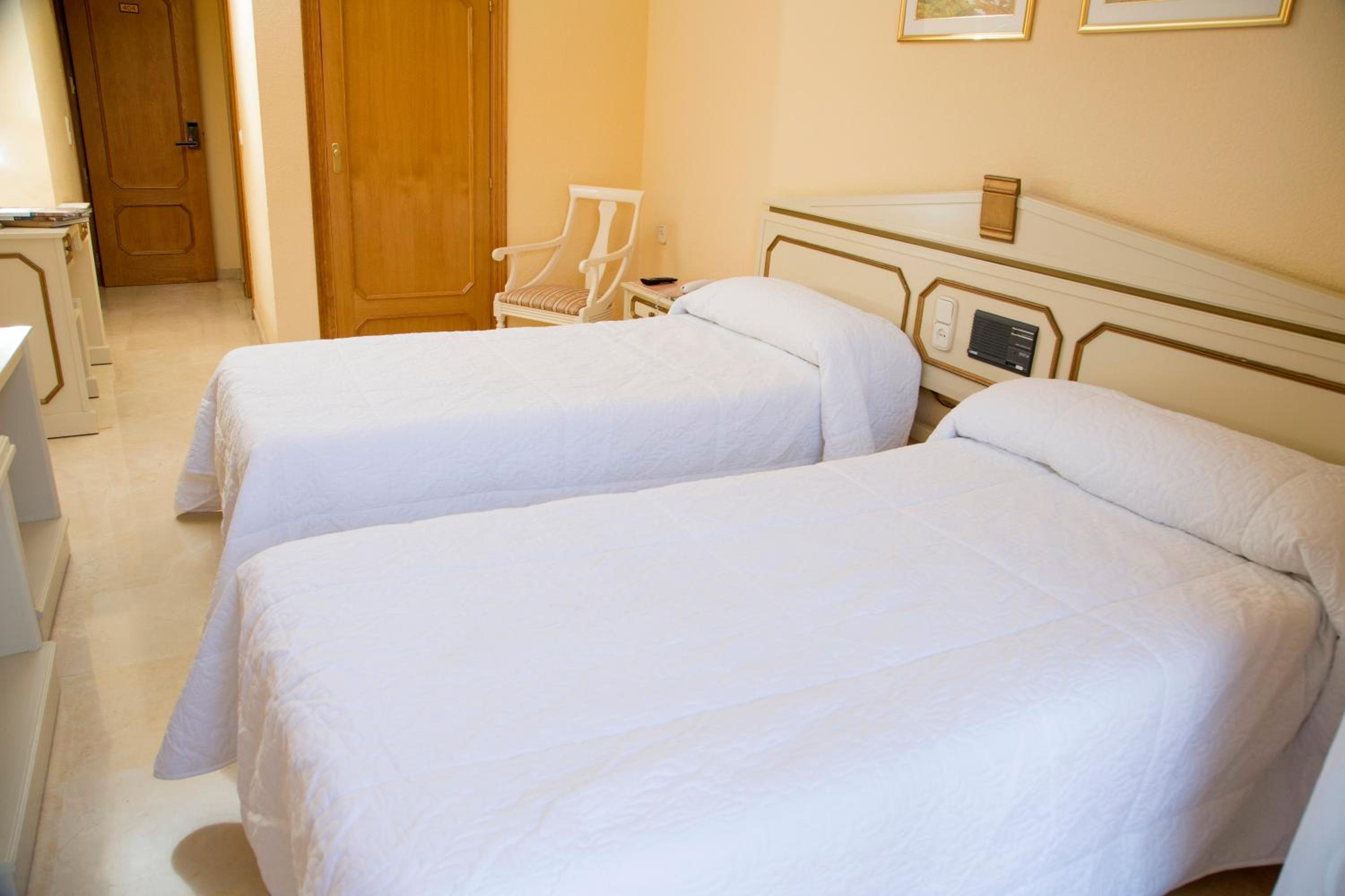 Double or Twin Room photo 2