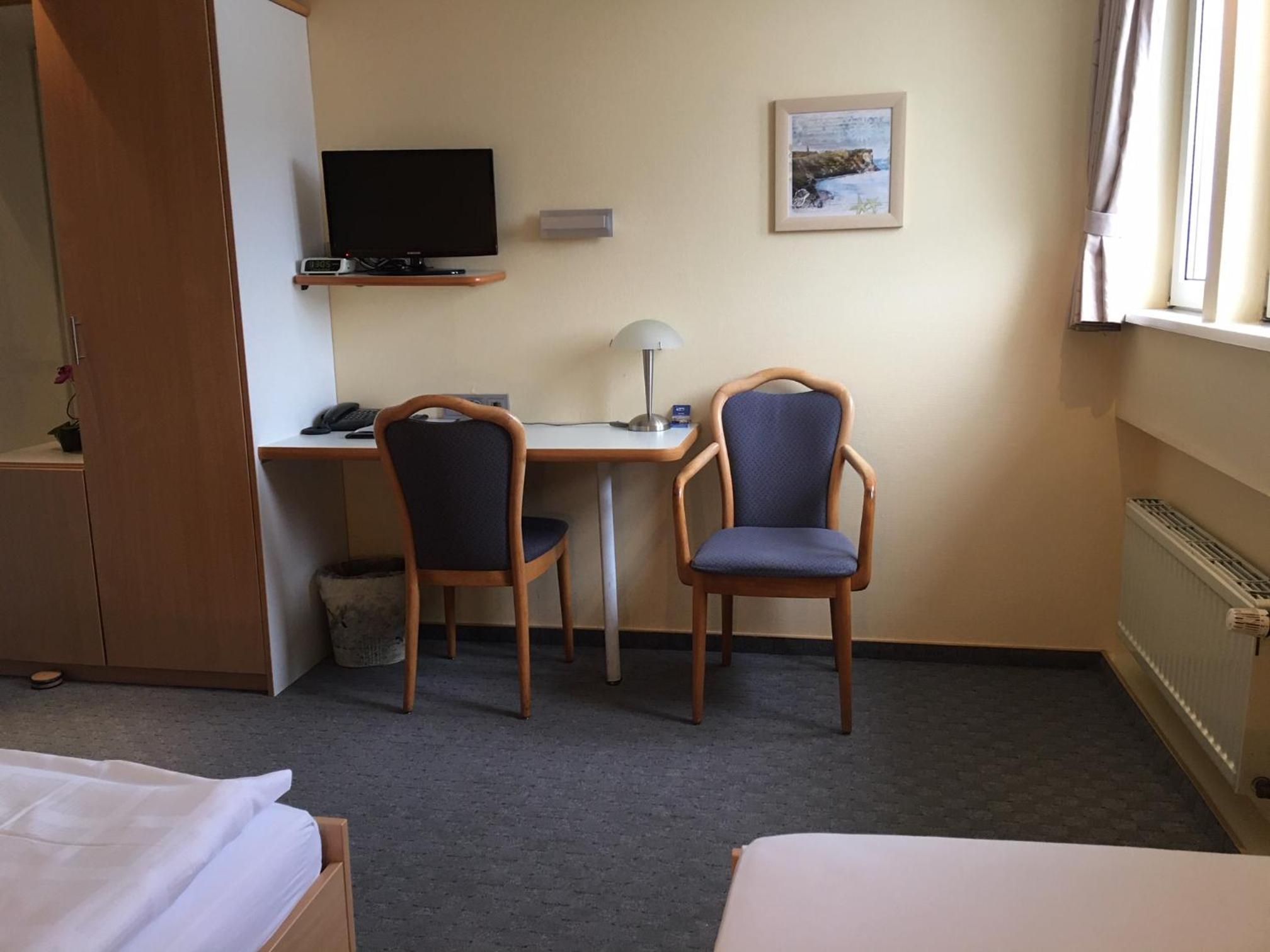 Single Room photo 3