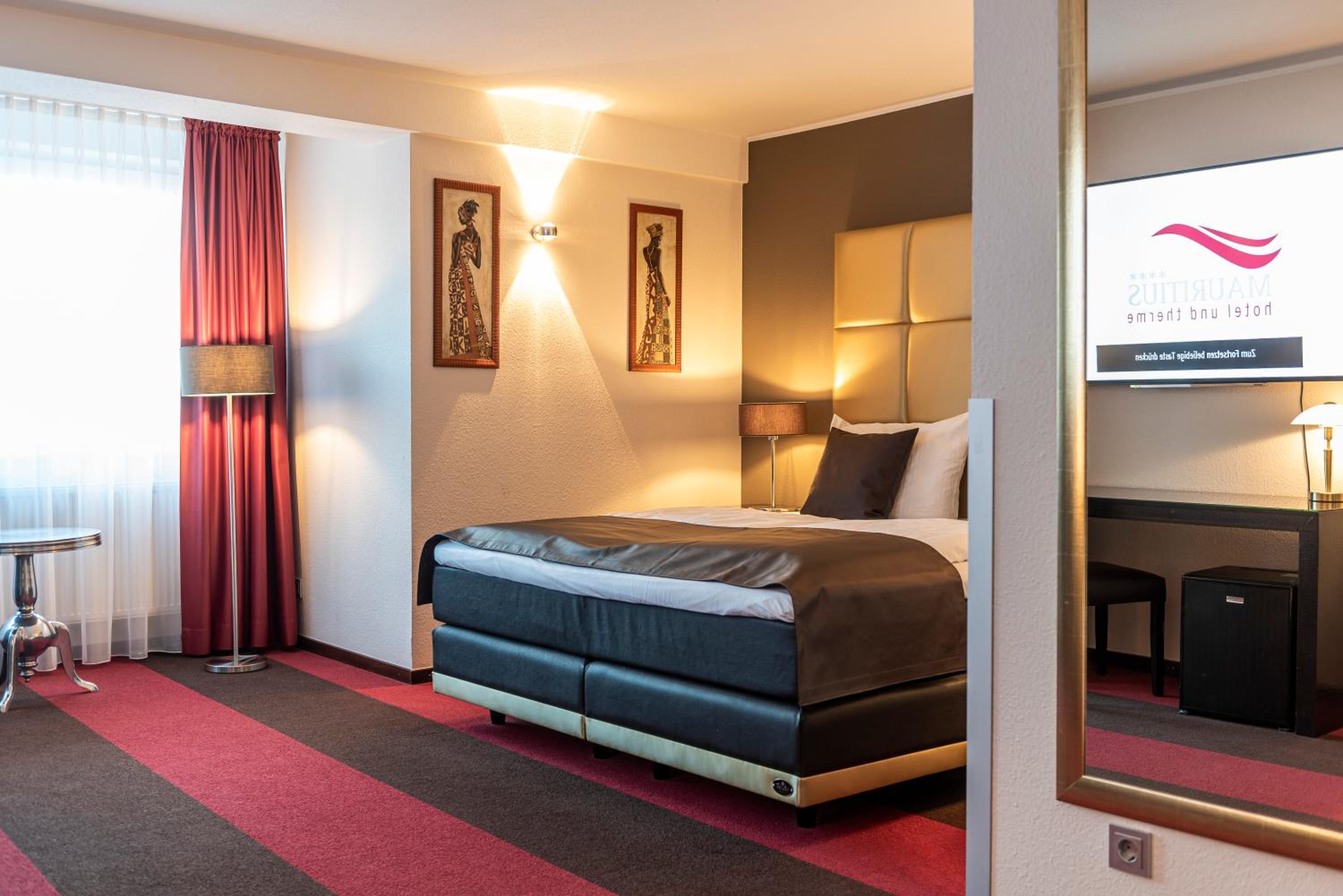 Standard Double or Twin Room - Photo 12