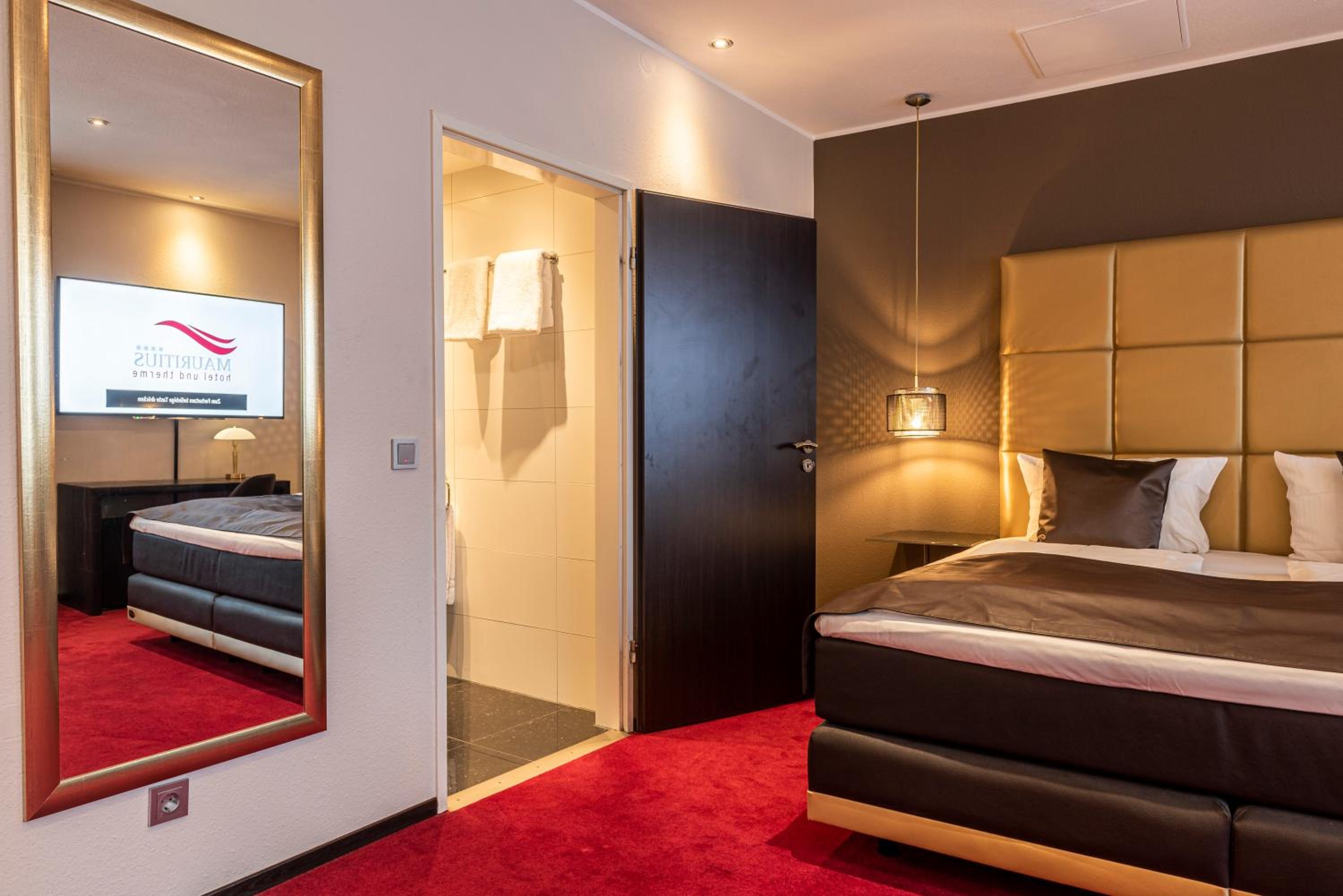 Standard Double or Twin Room - Photo 13