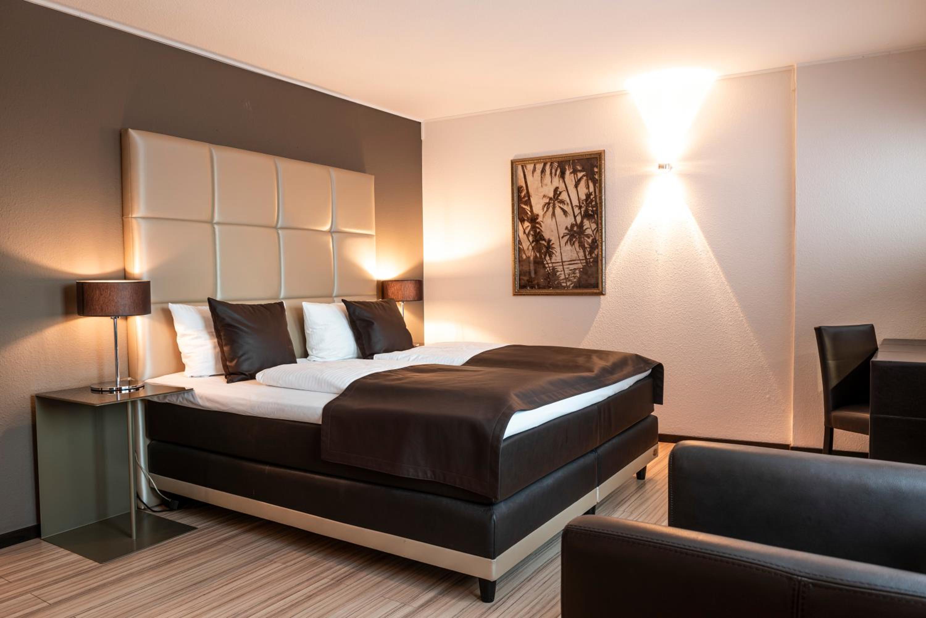 Standard Double or Twin Room - Photo 9