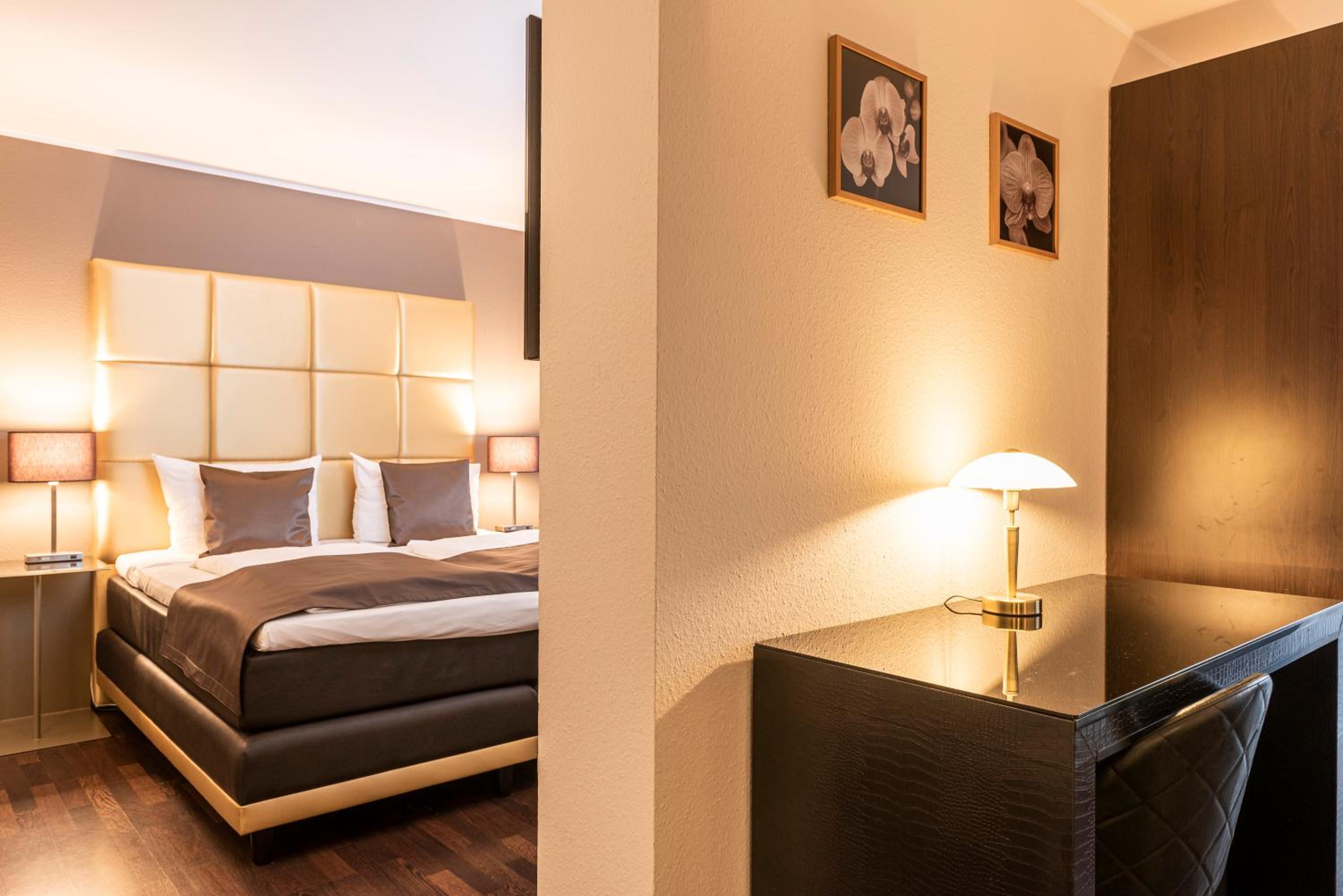 Standard Double or Twin Room - Photo 14