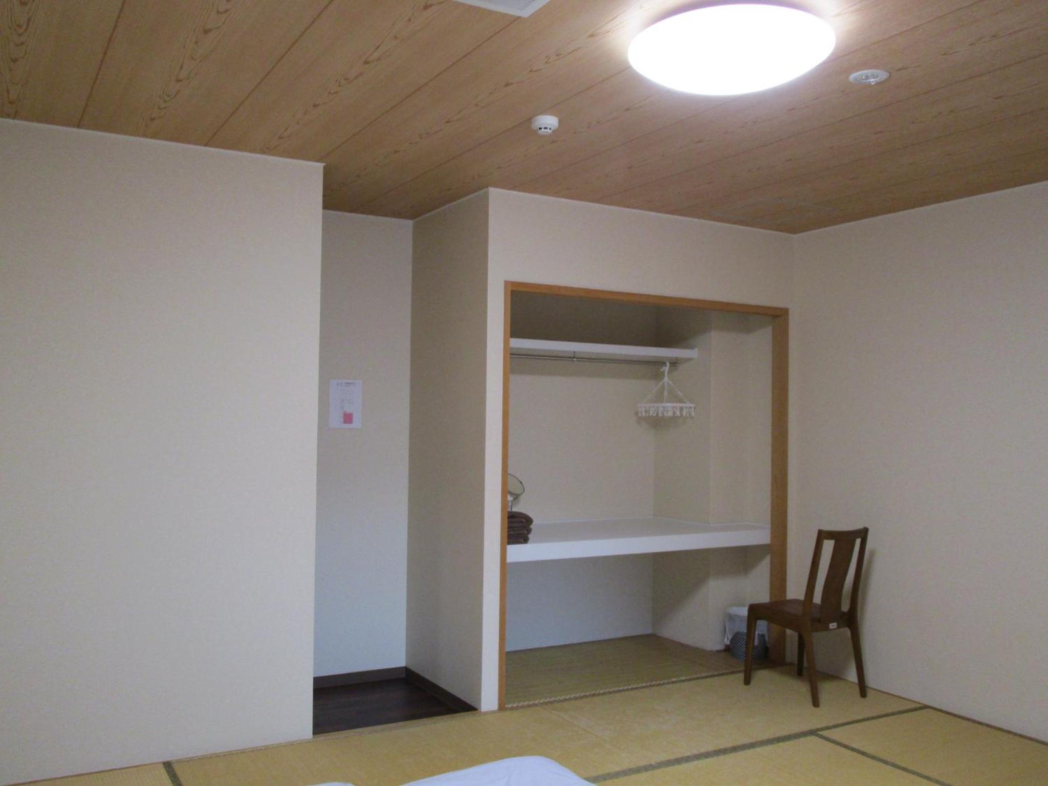 Japanese-Style Deluxe Room with Shared Bathroom photo 1