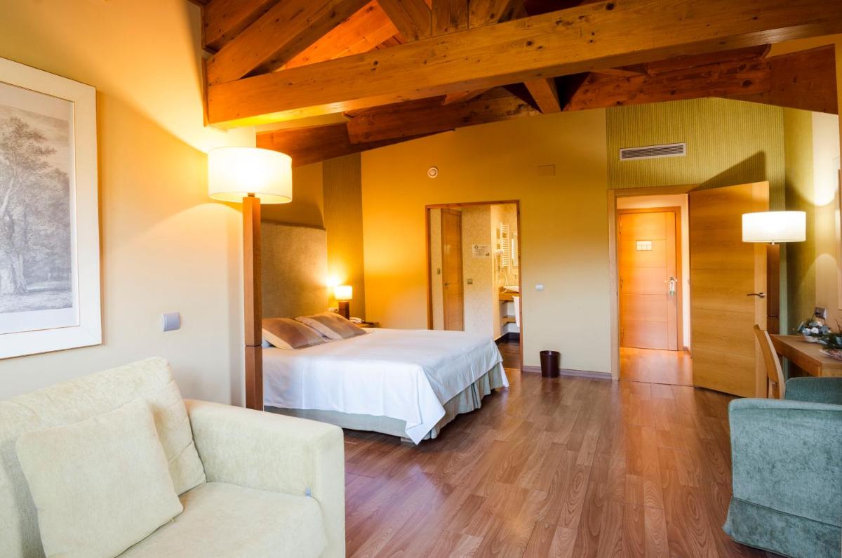 Double Room with Balcony photo 3