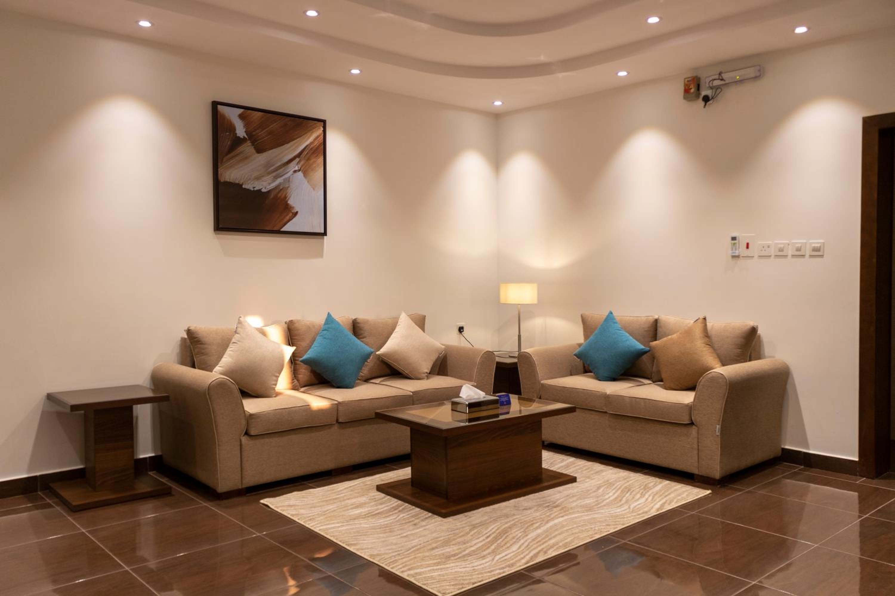 Executive Suite - Photo 1