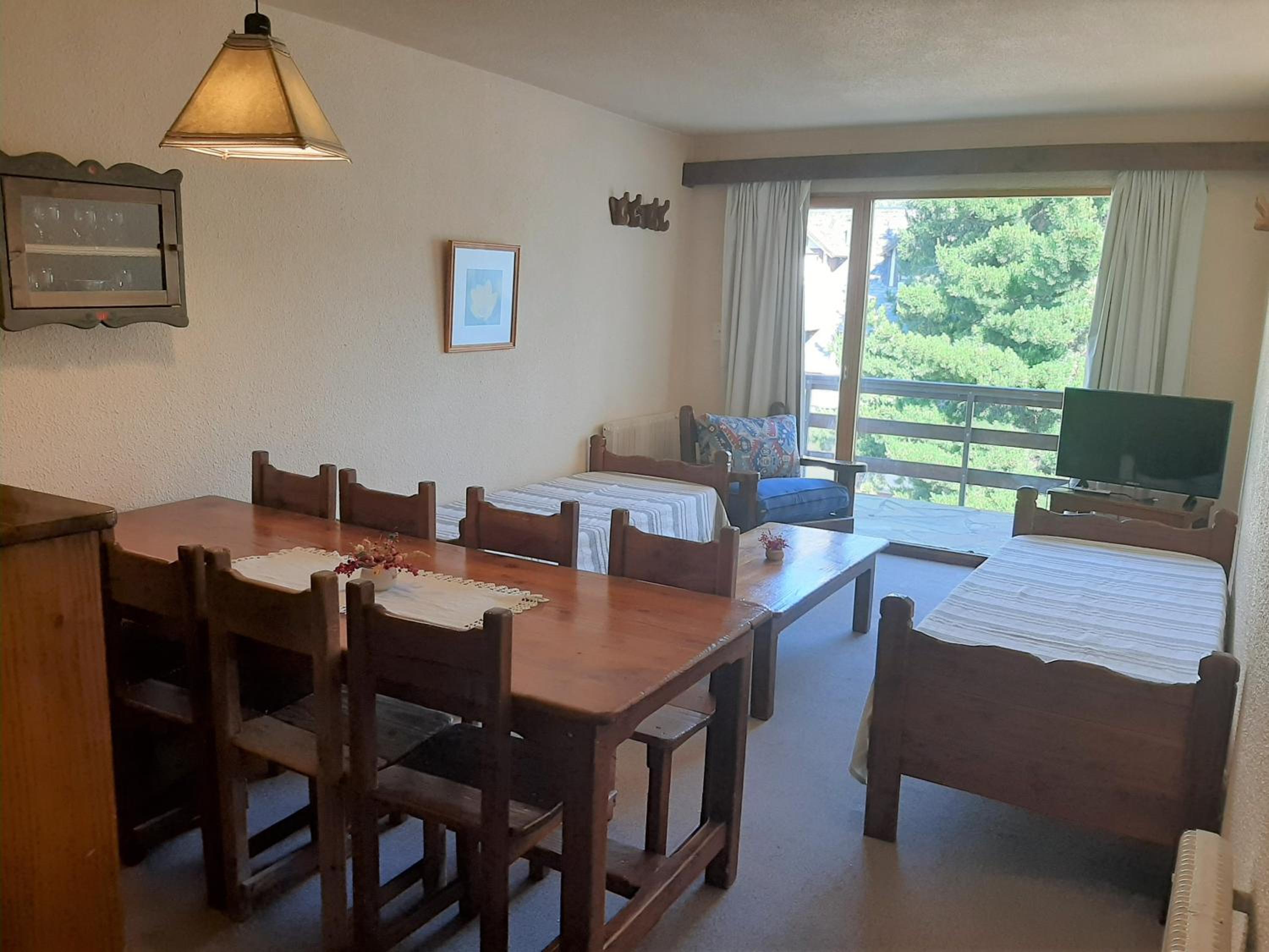  One-Bedroom Apartment with Balcony and Mountain View