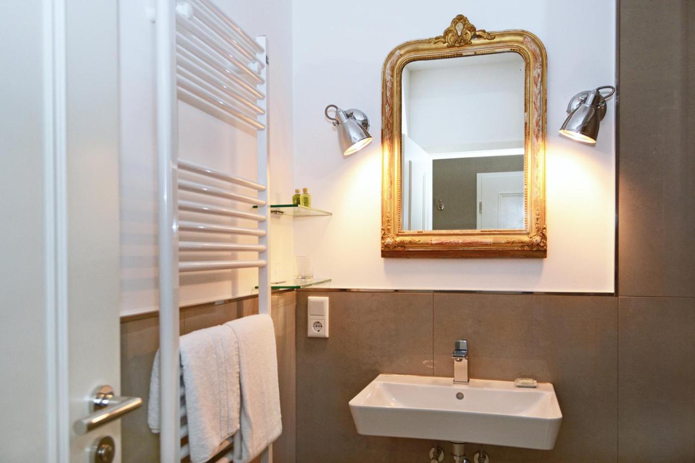 Deluxe Double Room with A/C - Photo 13