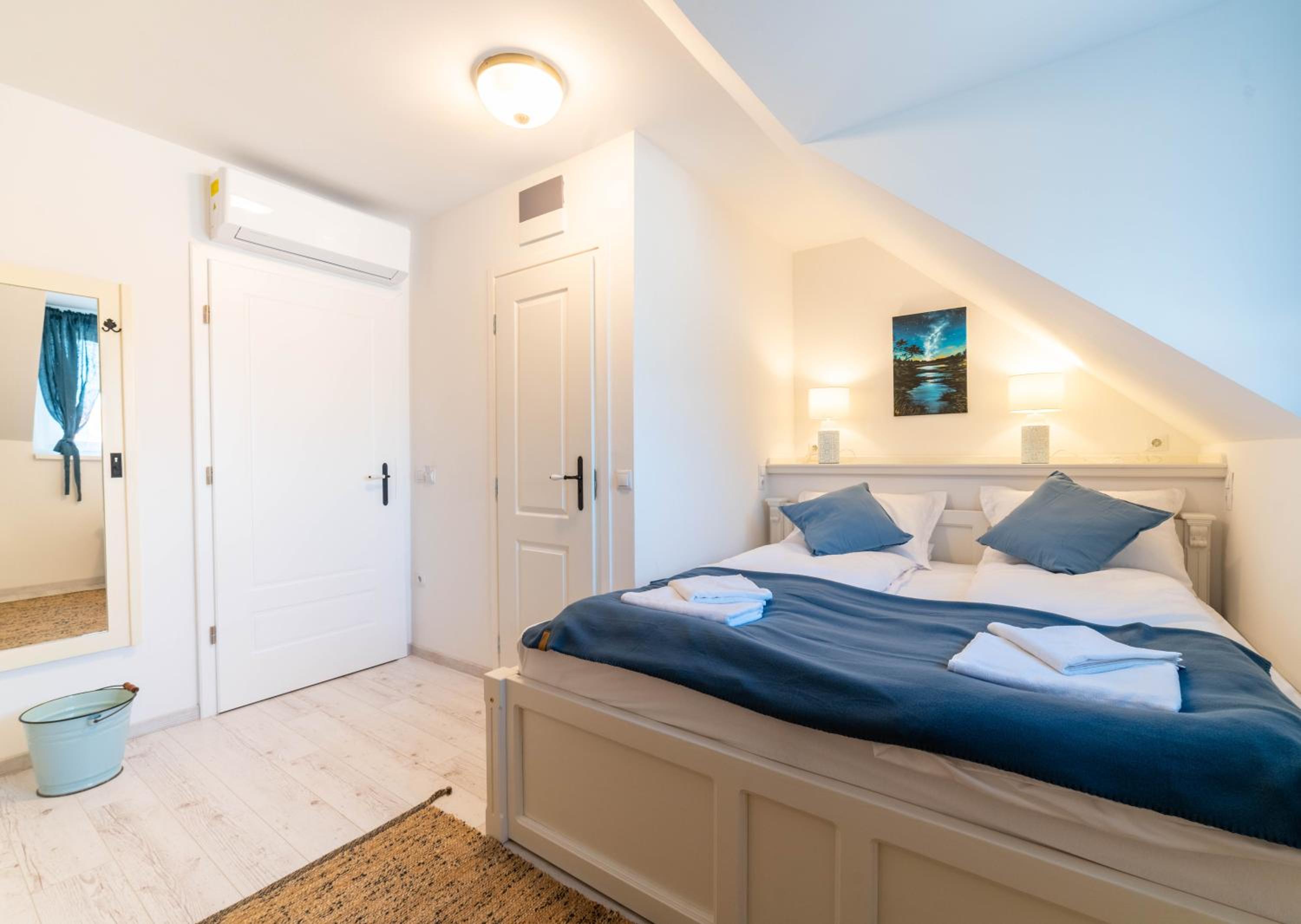 Standard Queen Room - Photo 1