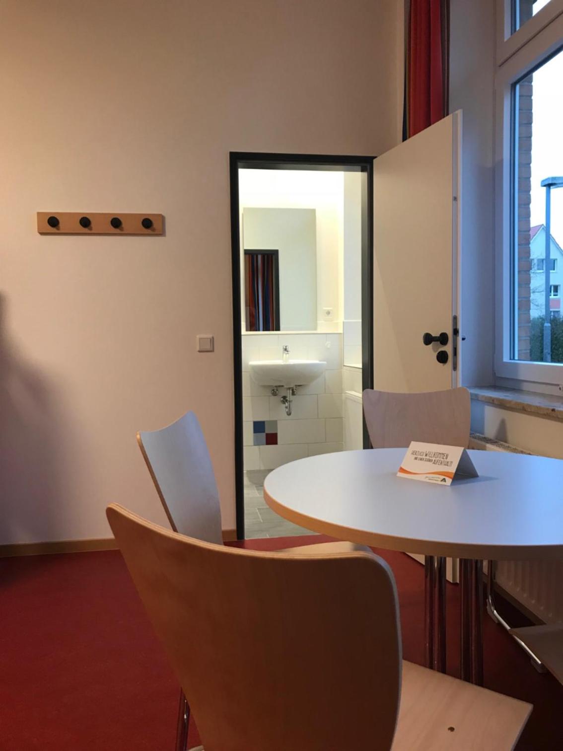 Twin Room with Private Bathroom photo 2