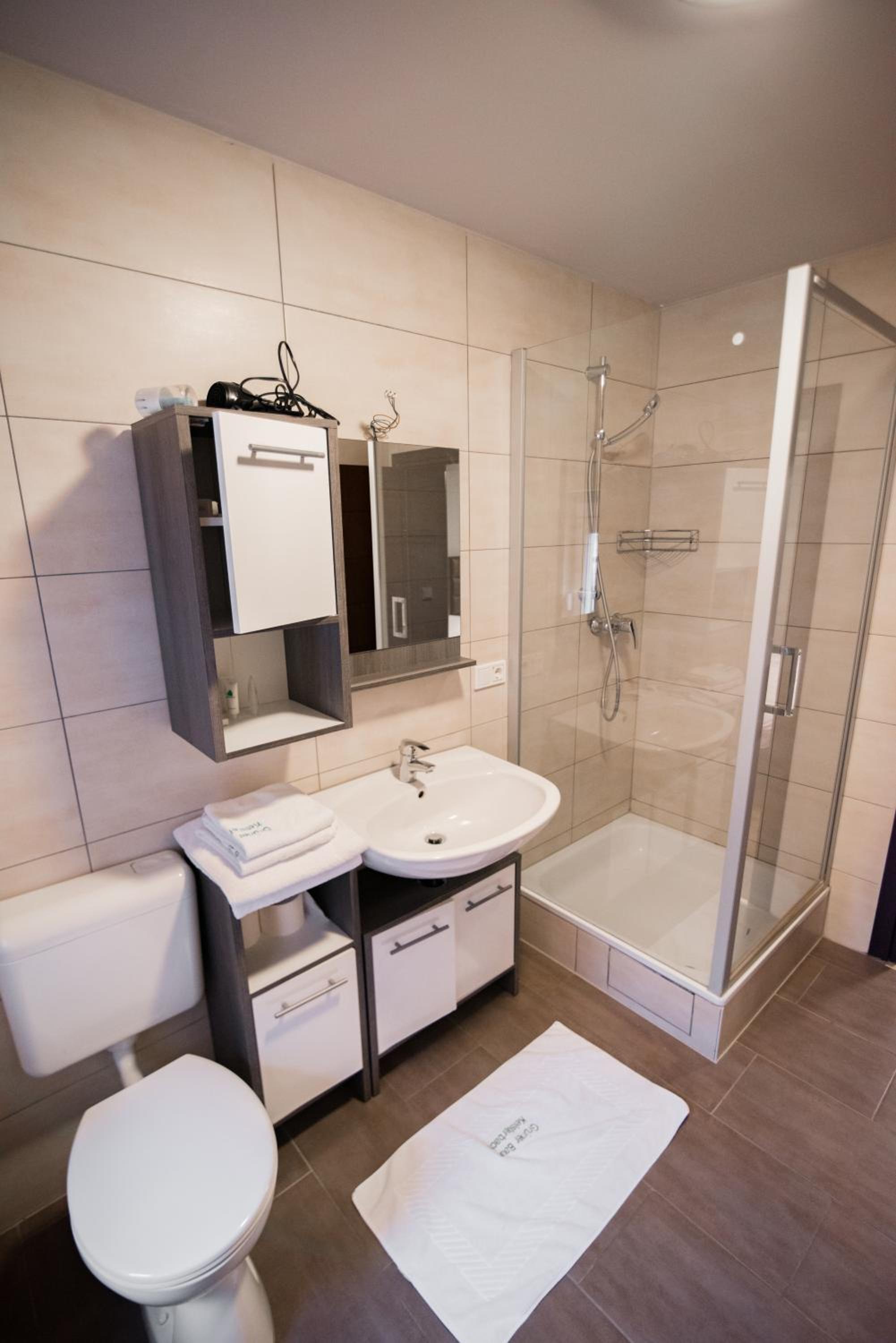 Twin Room with Shower photo 2