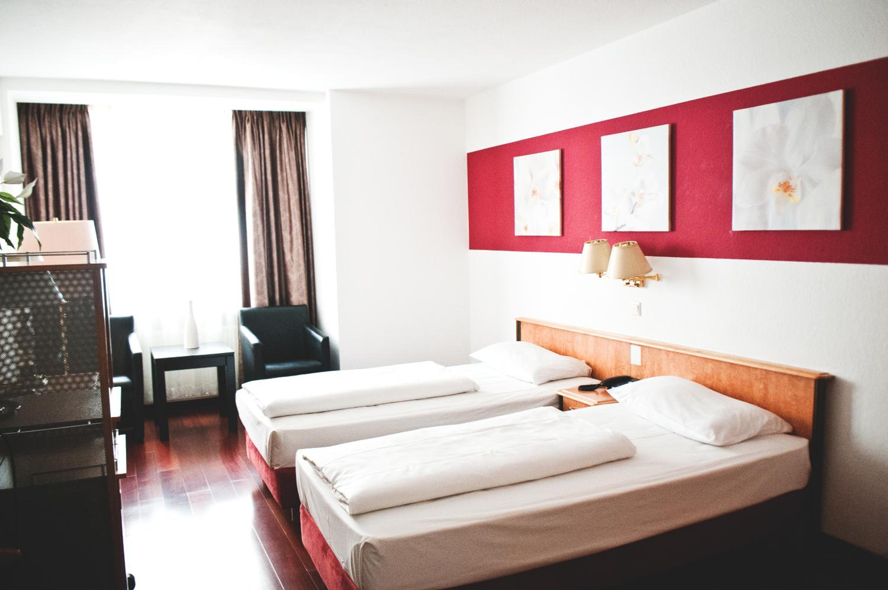 Double or Twin Room - Photo 1