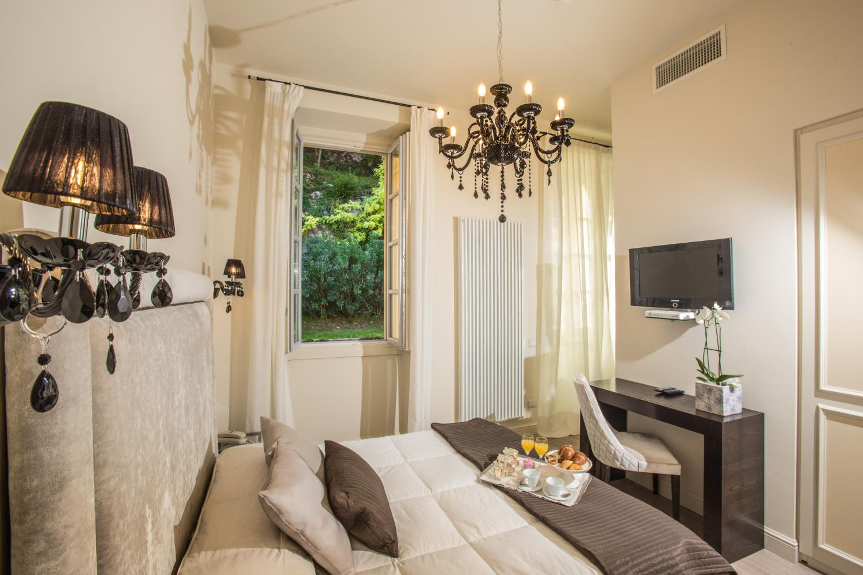 Deluxe Double or Twin Room with Garden View - Photo 8