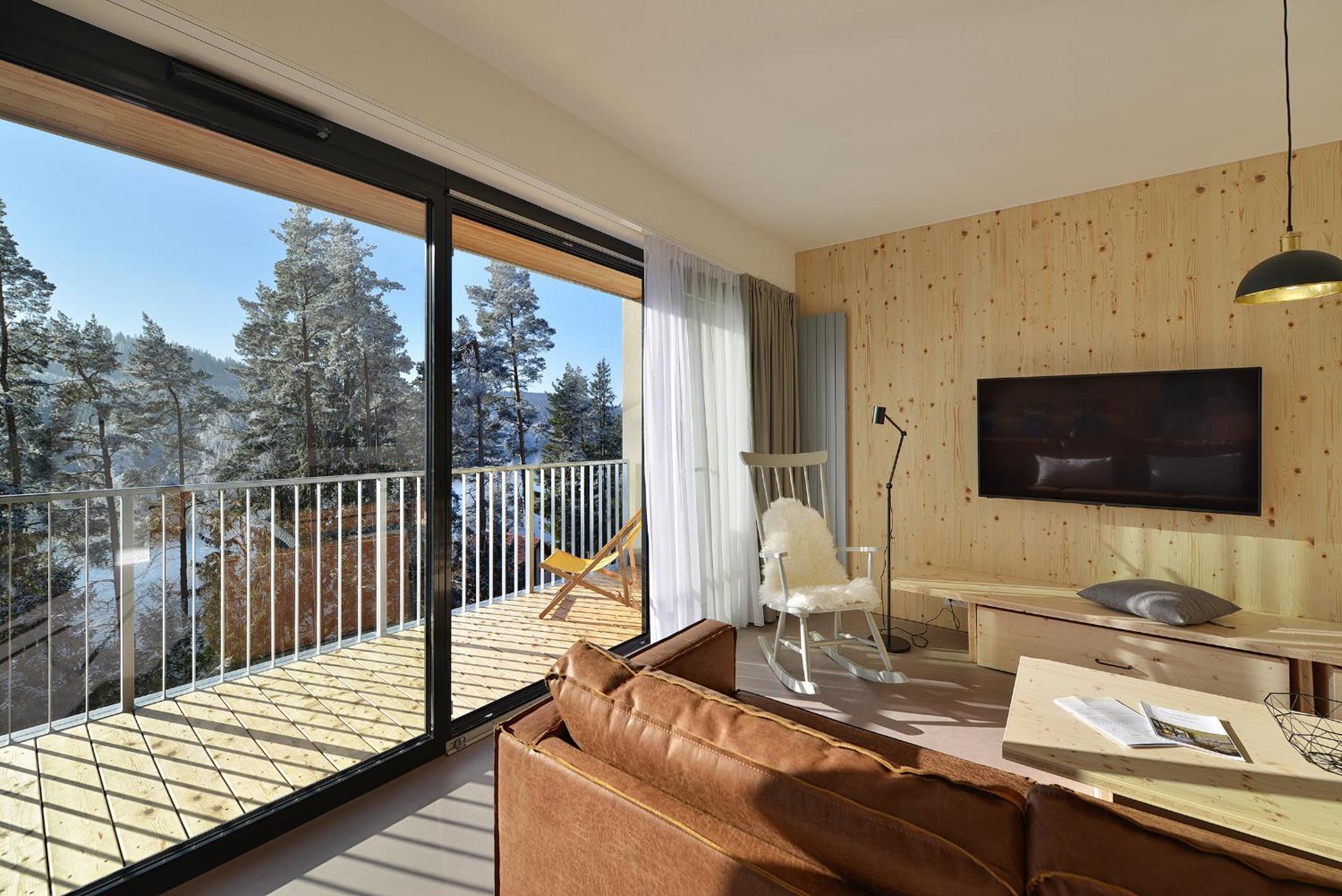 Deluxe Four-Bedroom Maisonette Apartment  - Photo 2