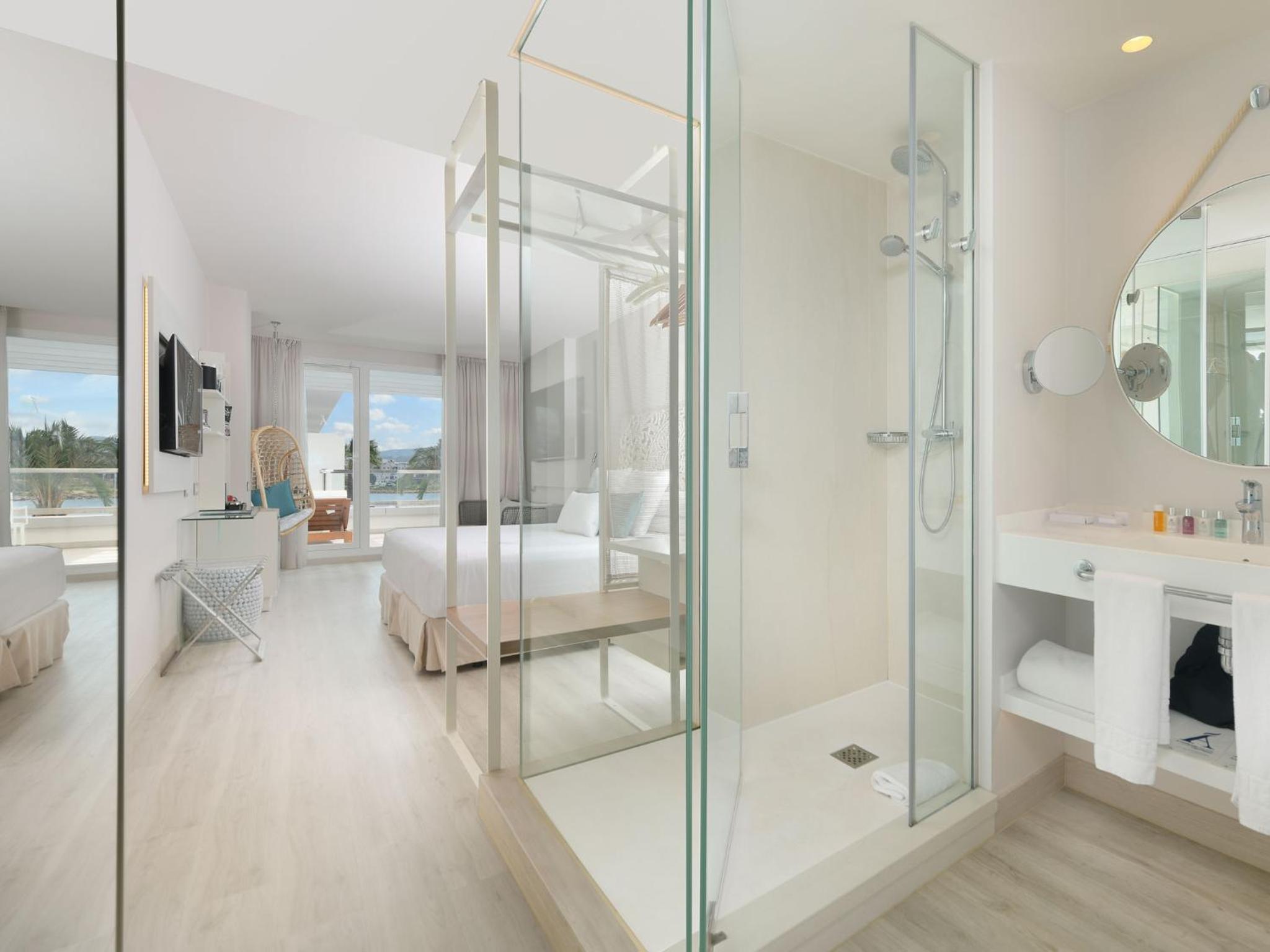 Double or Twin Room with Pool View Keep the Secret - Photo 2